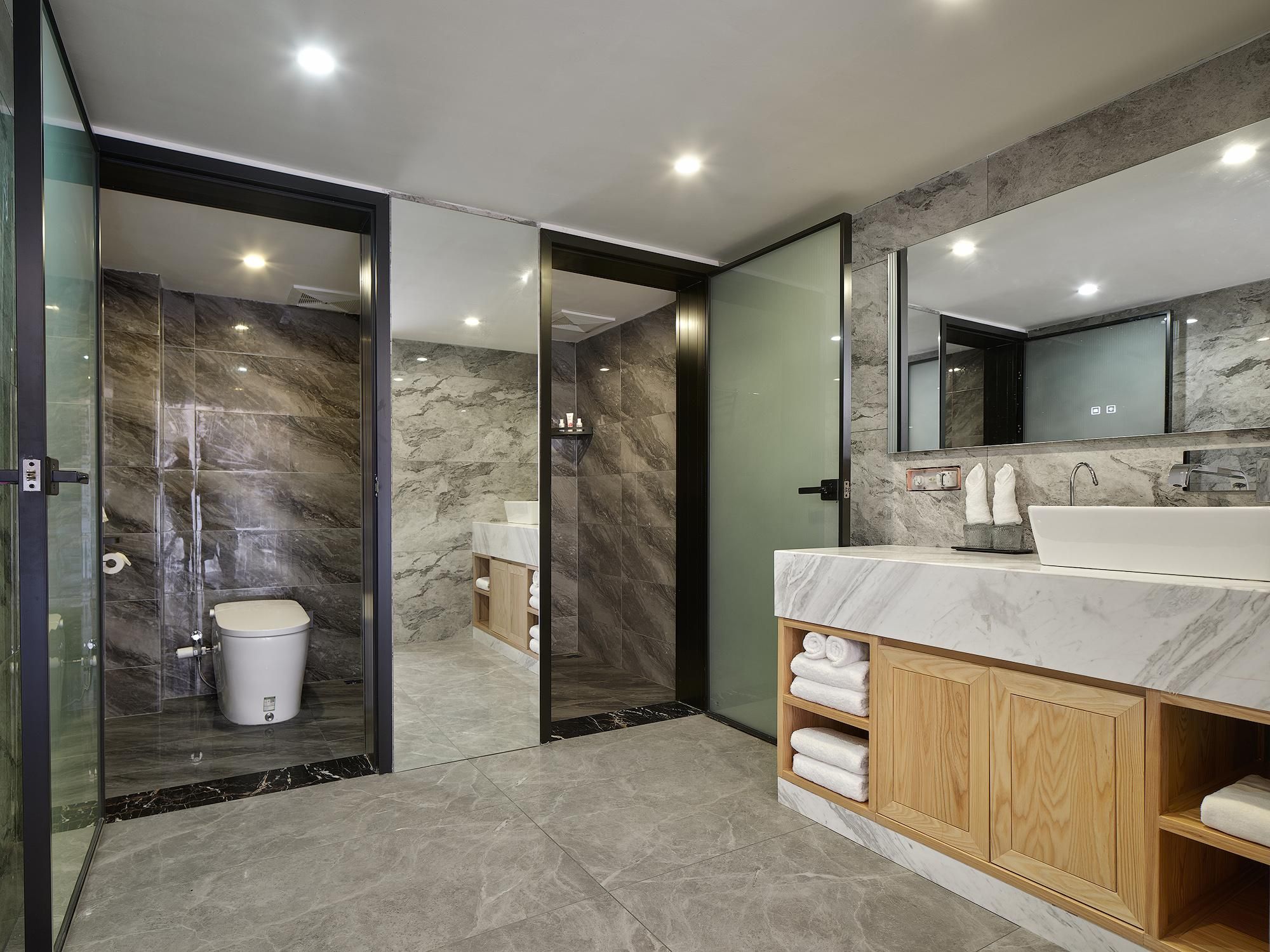 Jacuzzi Suite