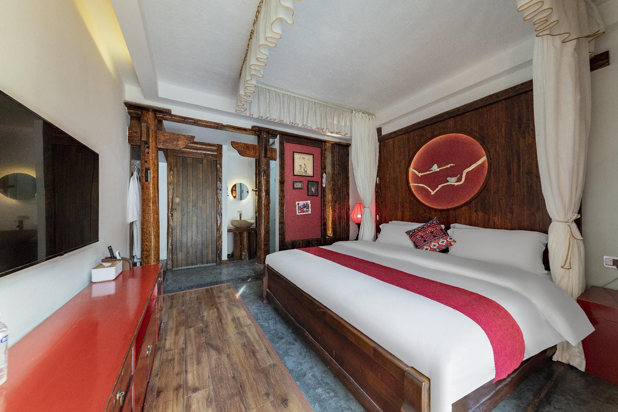 Deluxe Mountain View Room