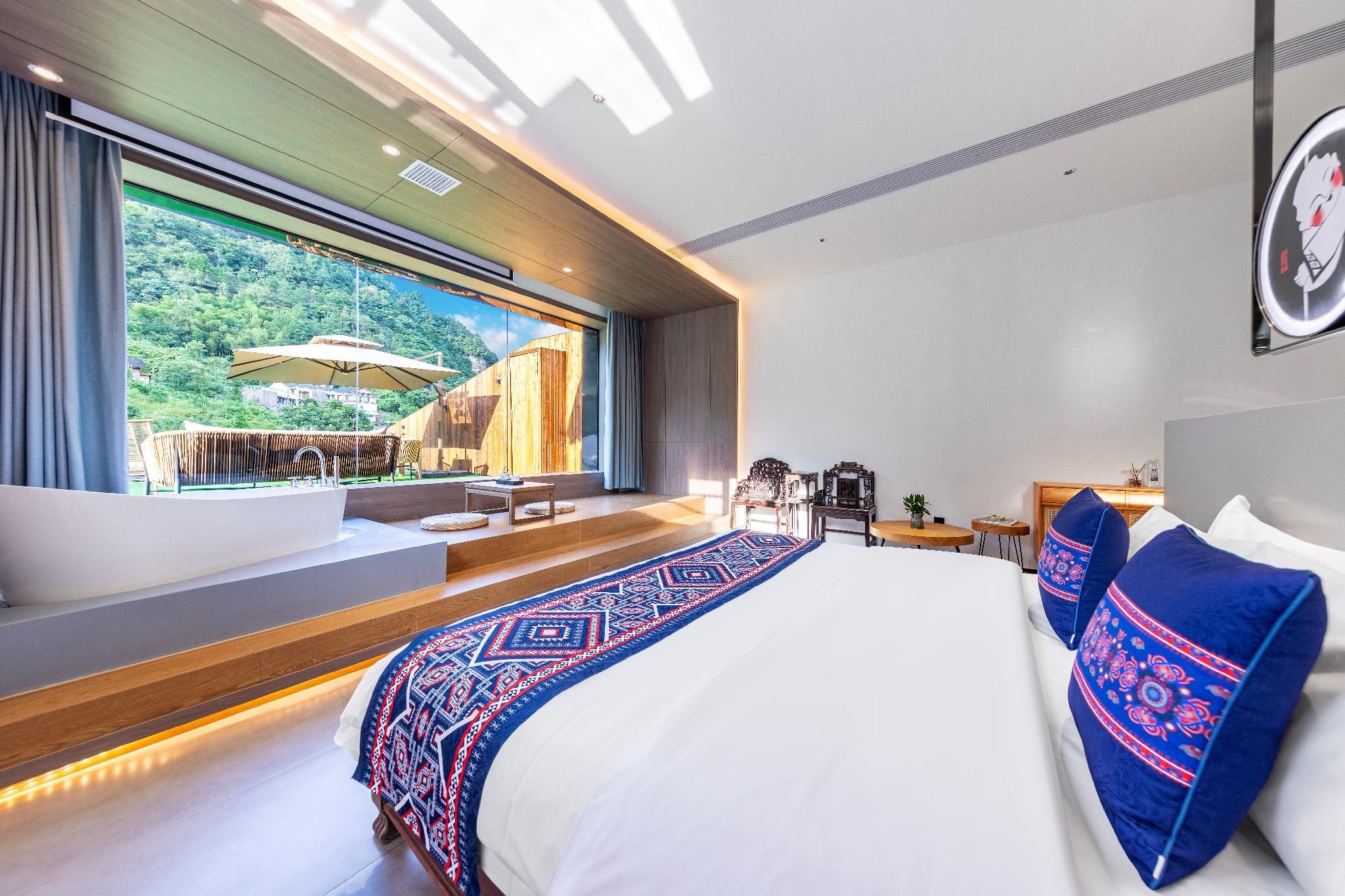 Luxury Mountain View Room