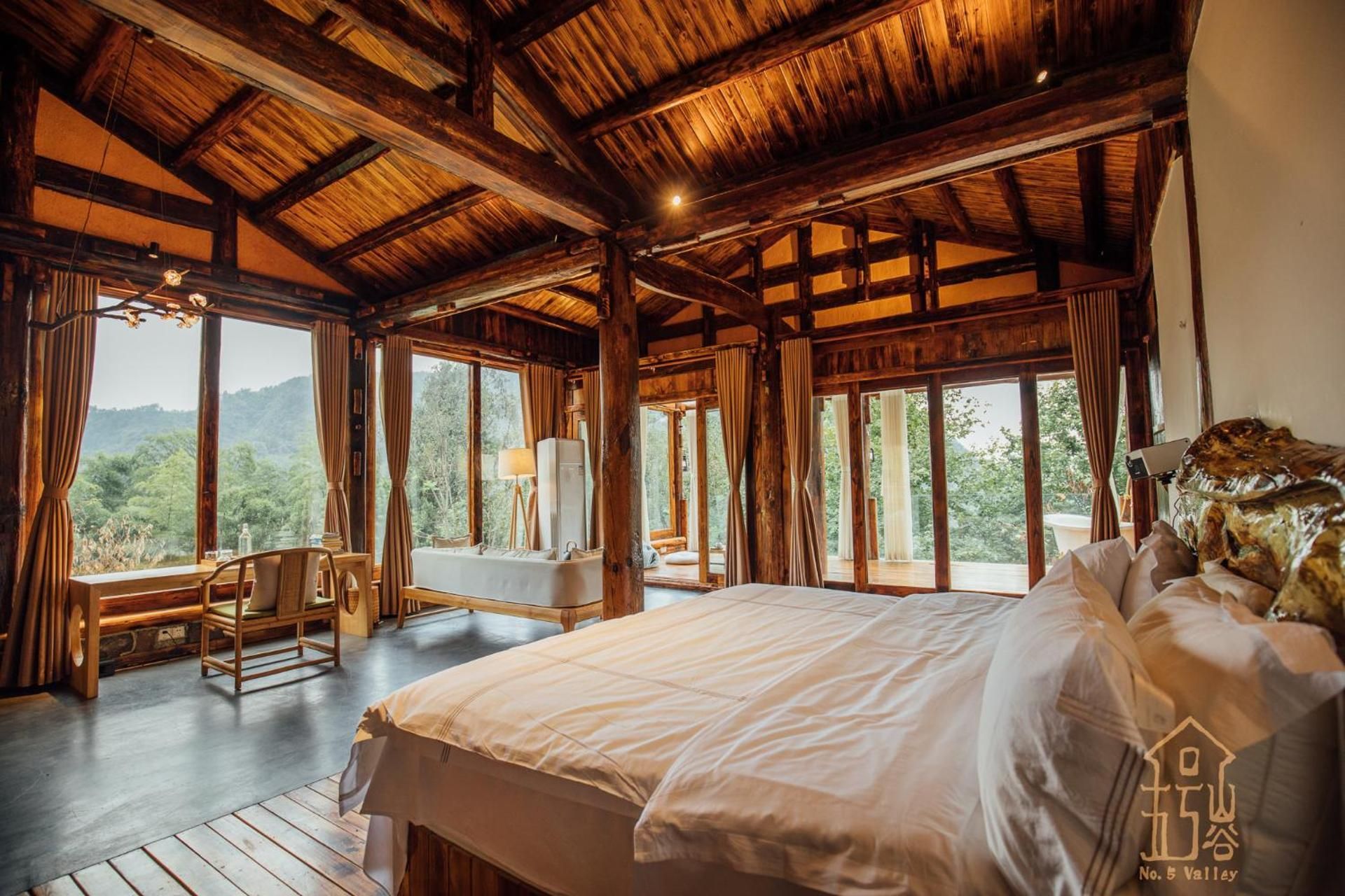 Deluxe Double Room with 270° Valley and Pool View