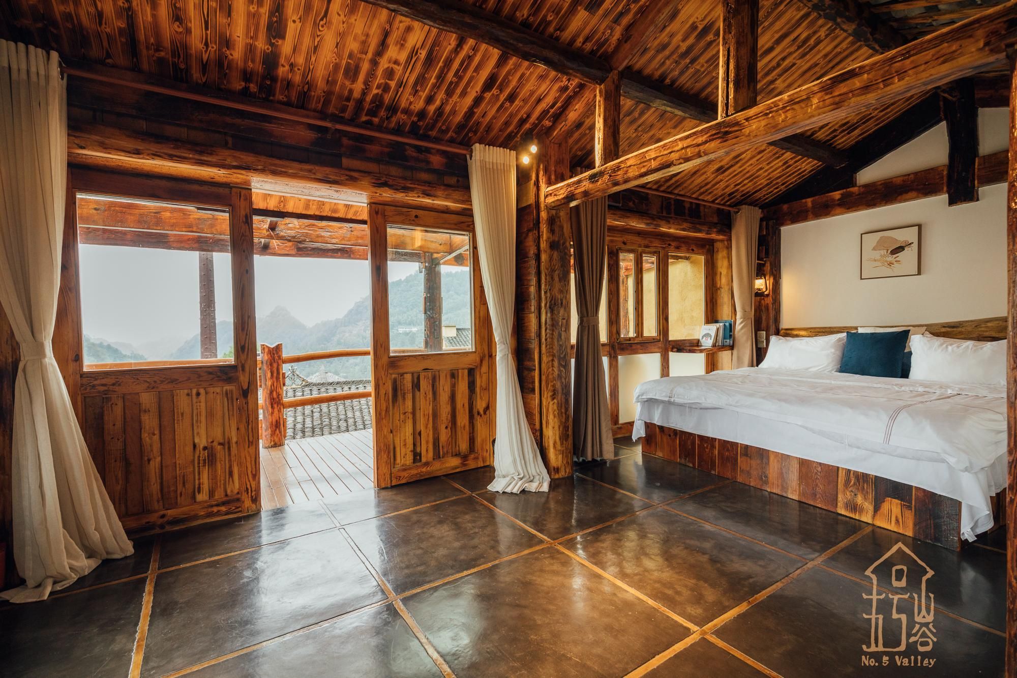 Deluxe Loft