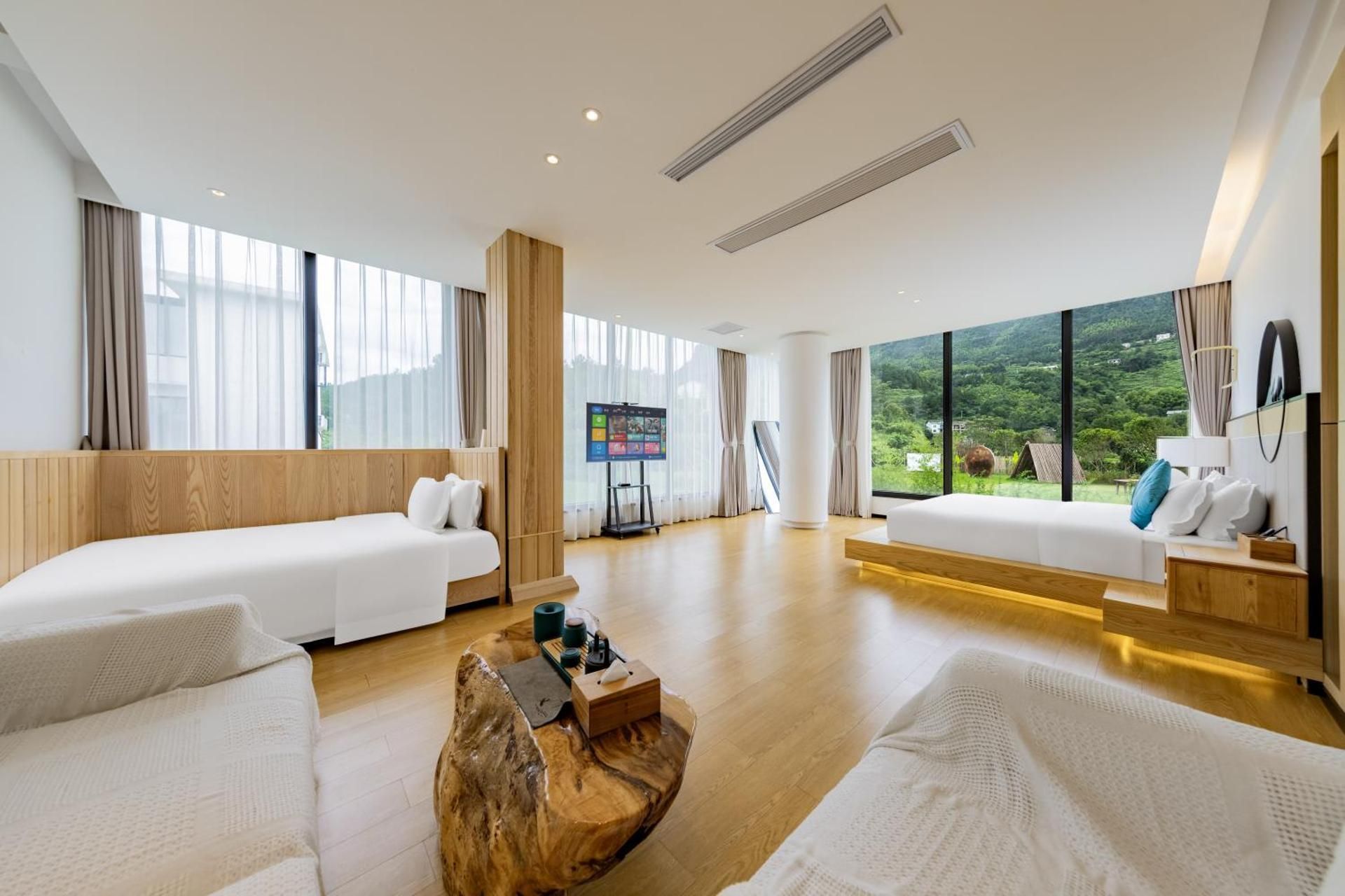 Guest Room - Twin Beds