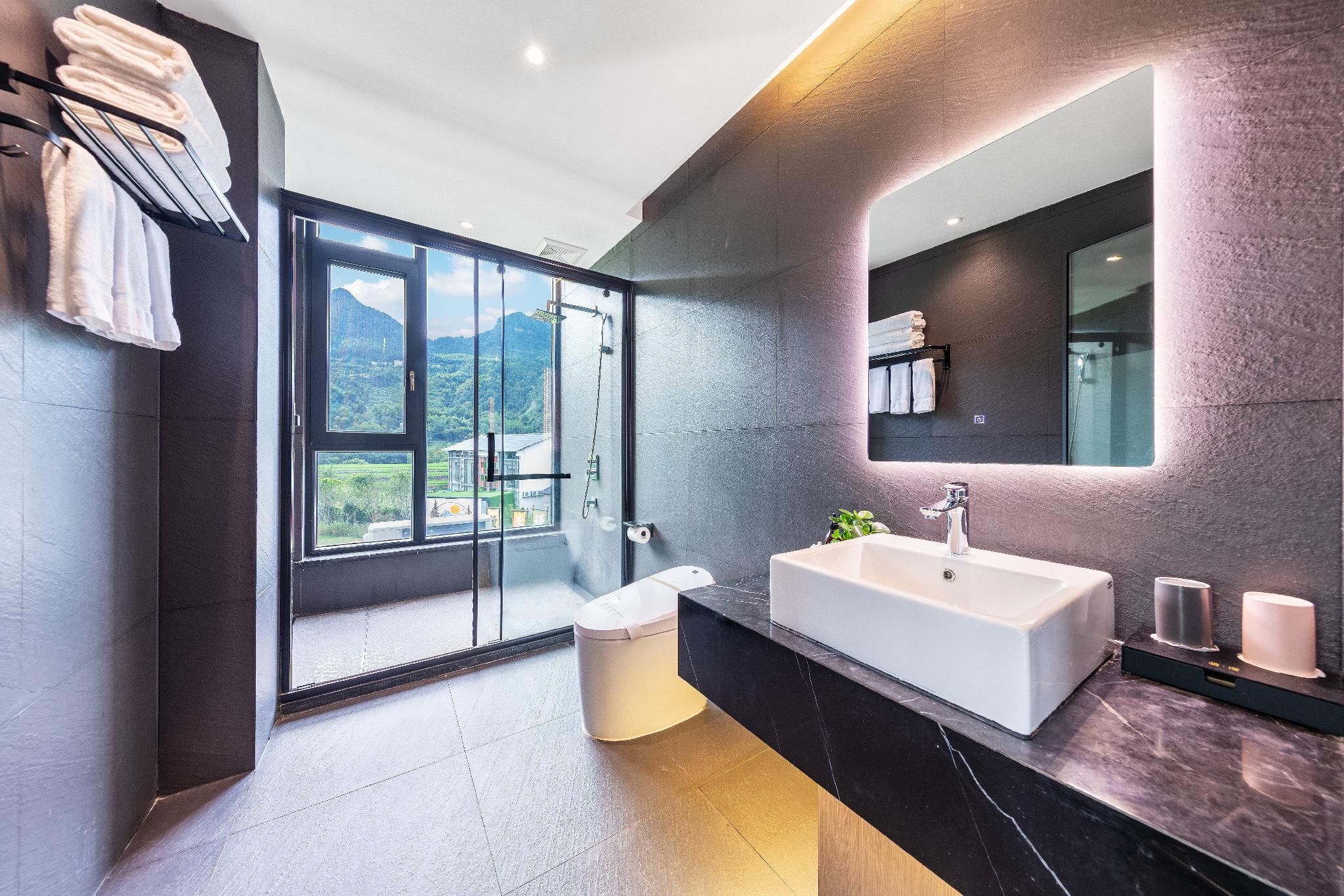 3rd Floor Mountain View Suite B with Sauna and Open-Air Bath