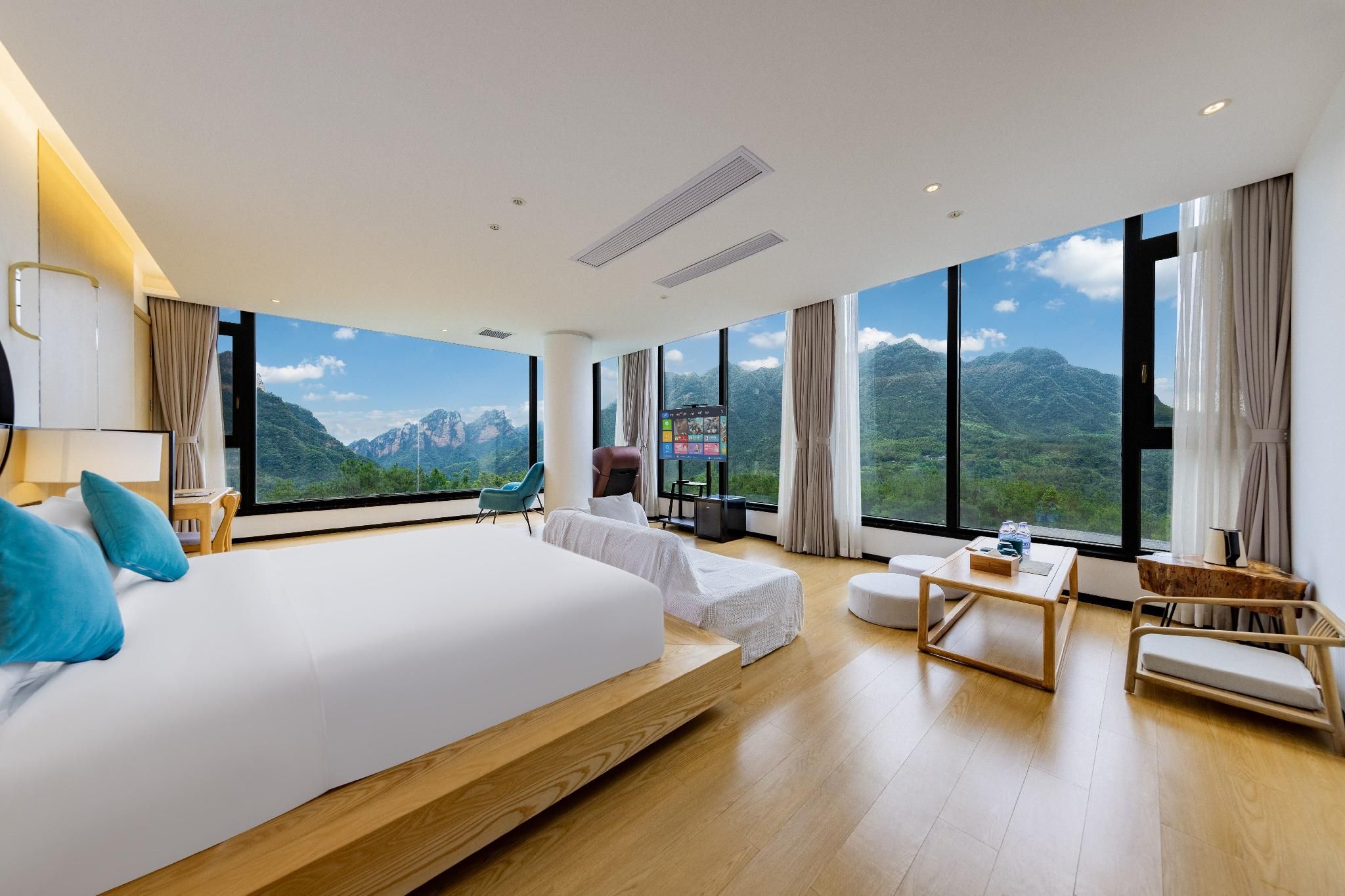 Mountain View King Room