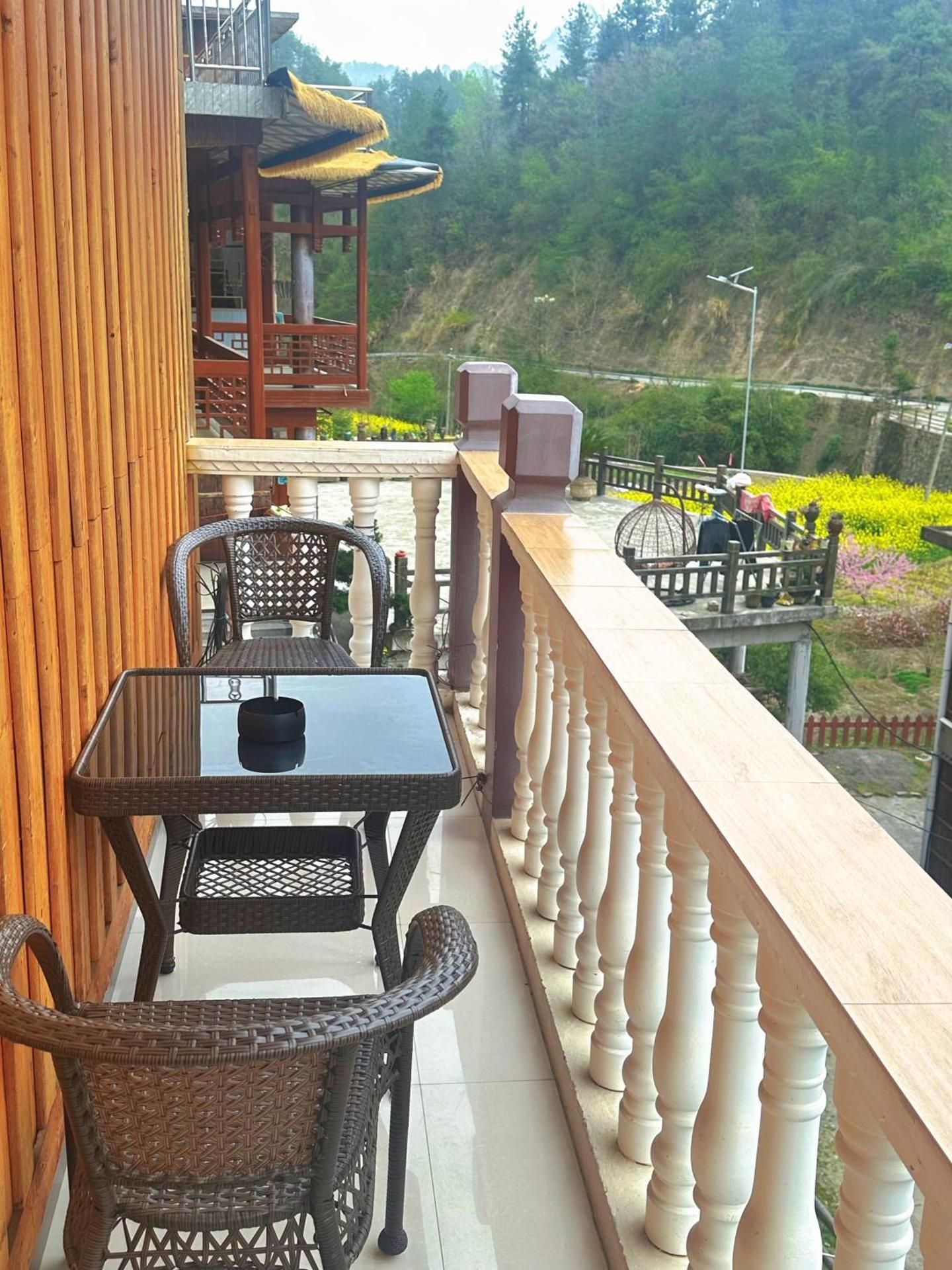 Six-person Suite with Balcony