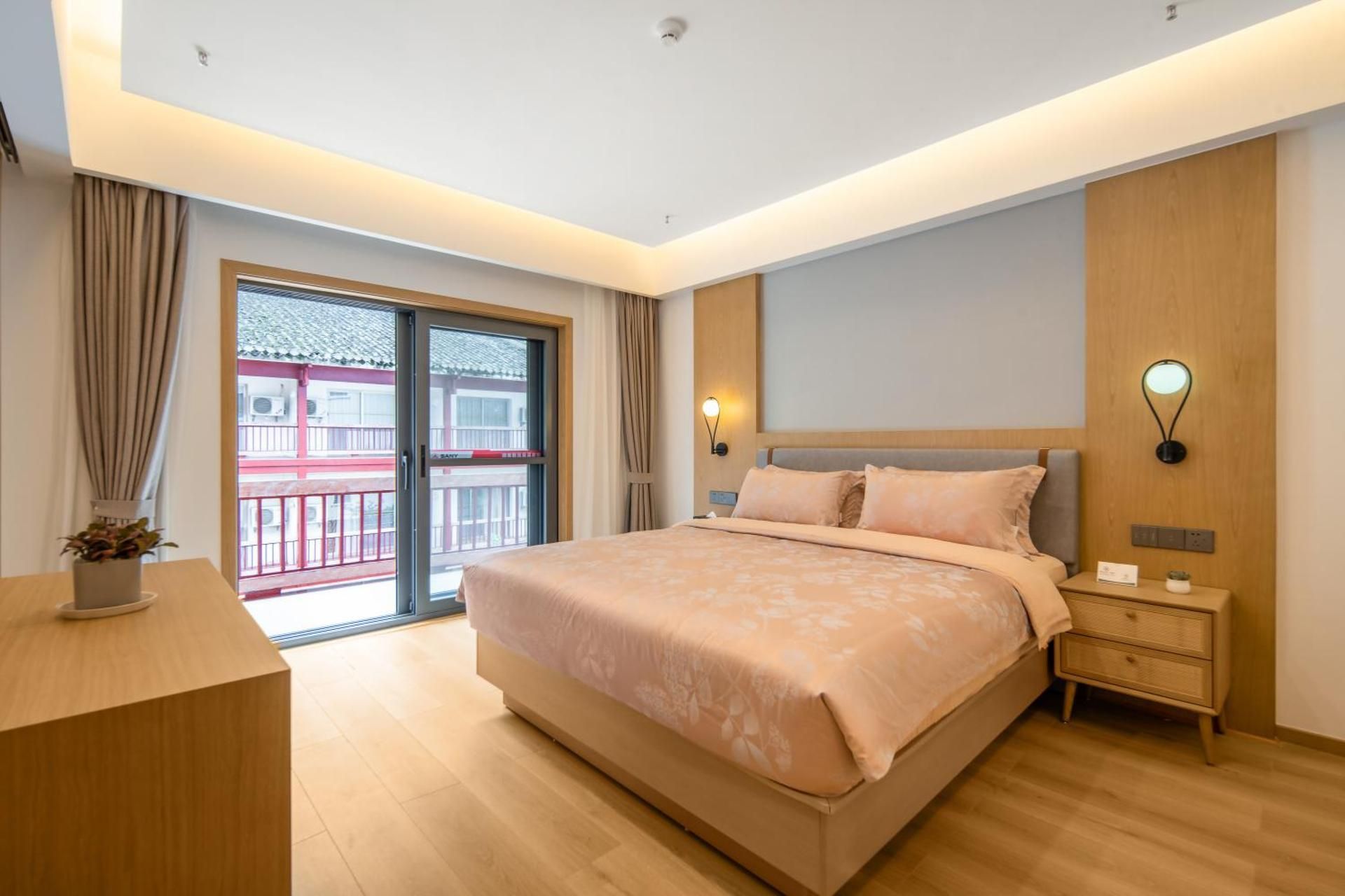Deluxe Suite