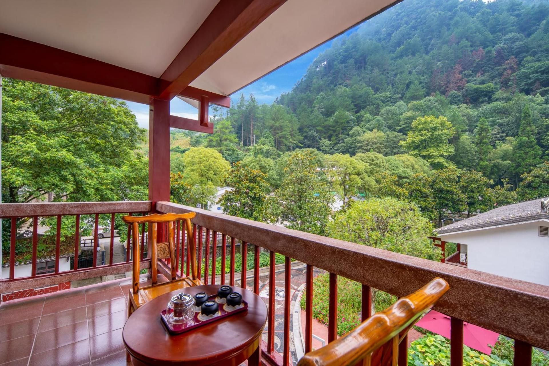 Hunan Pipaxi Hotel Zhangjiajie Queen Room with Balcony 2