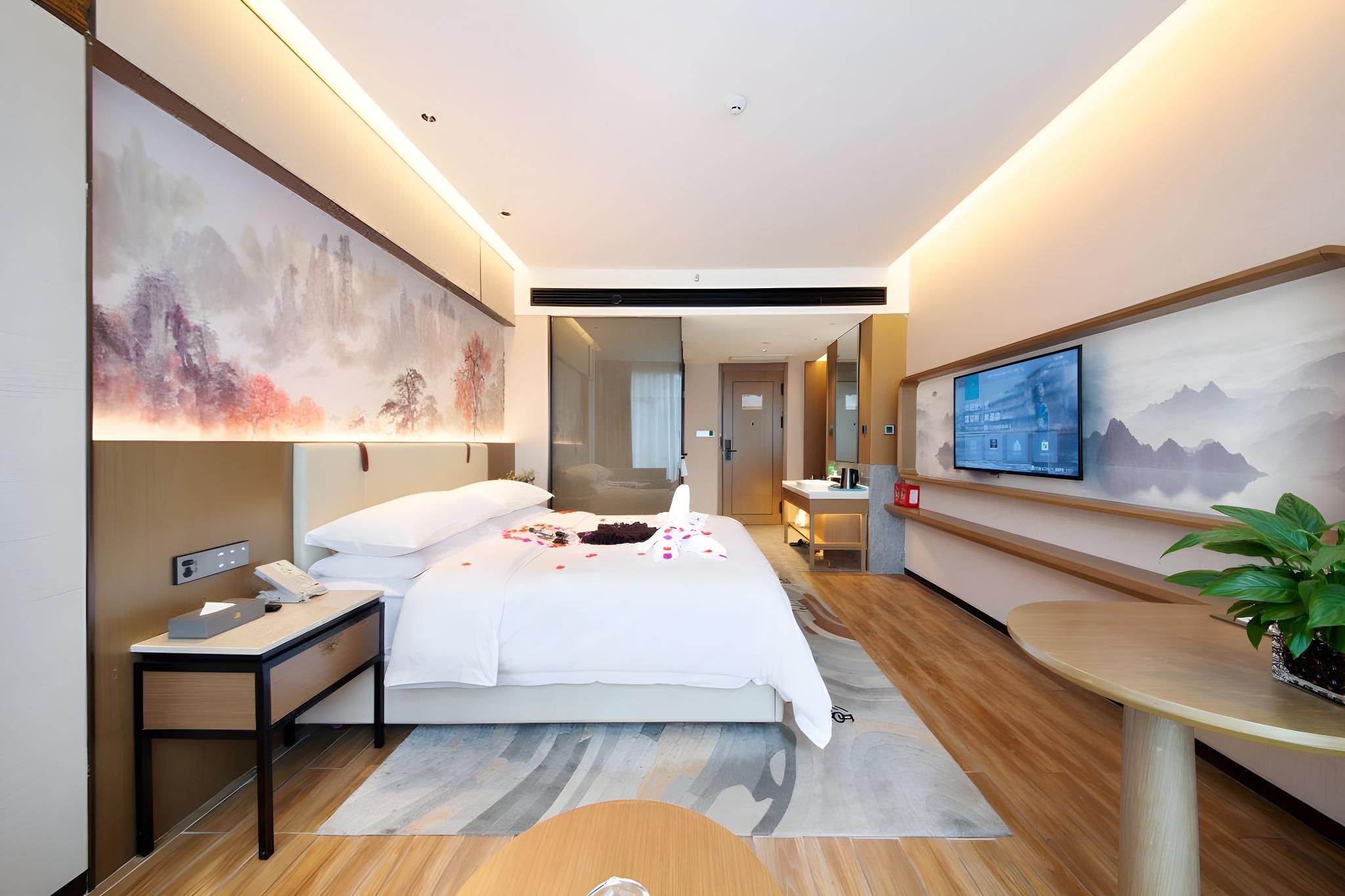 Firend He Hotel(Zhangjiajie High-speed Railway Station Store) Deluxe King Room 2