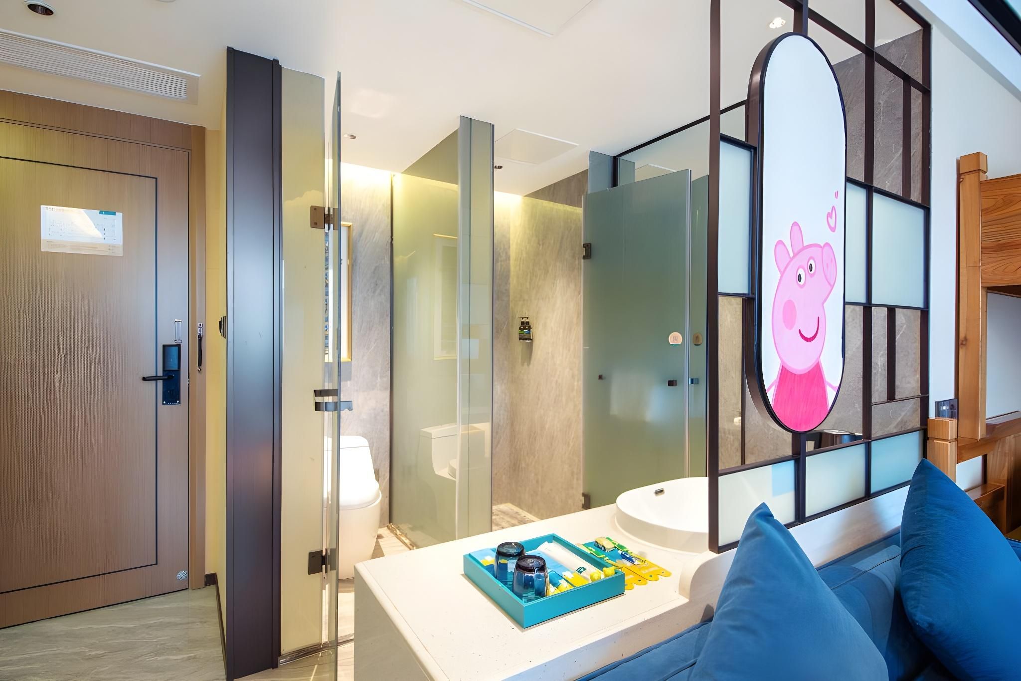 Firend He Hotel(Zhangjiajie High-speed Railway Station Store) Deluxe Family Room 2