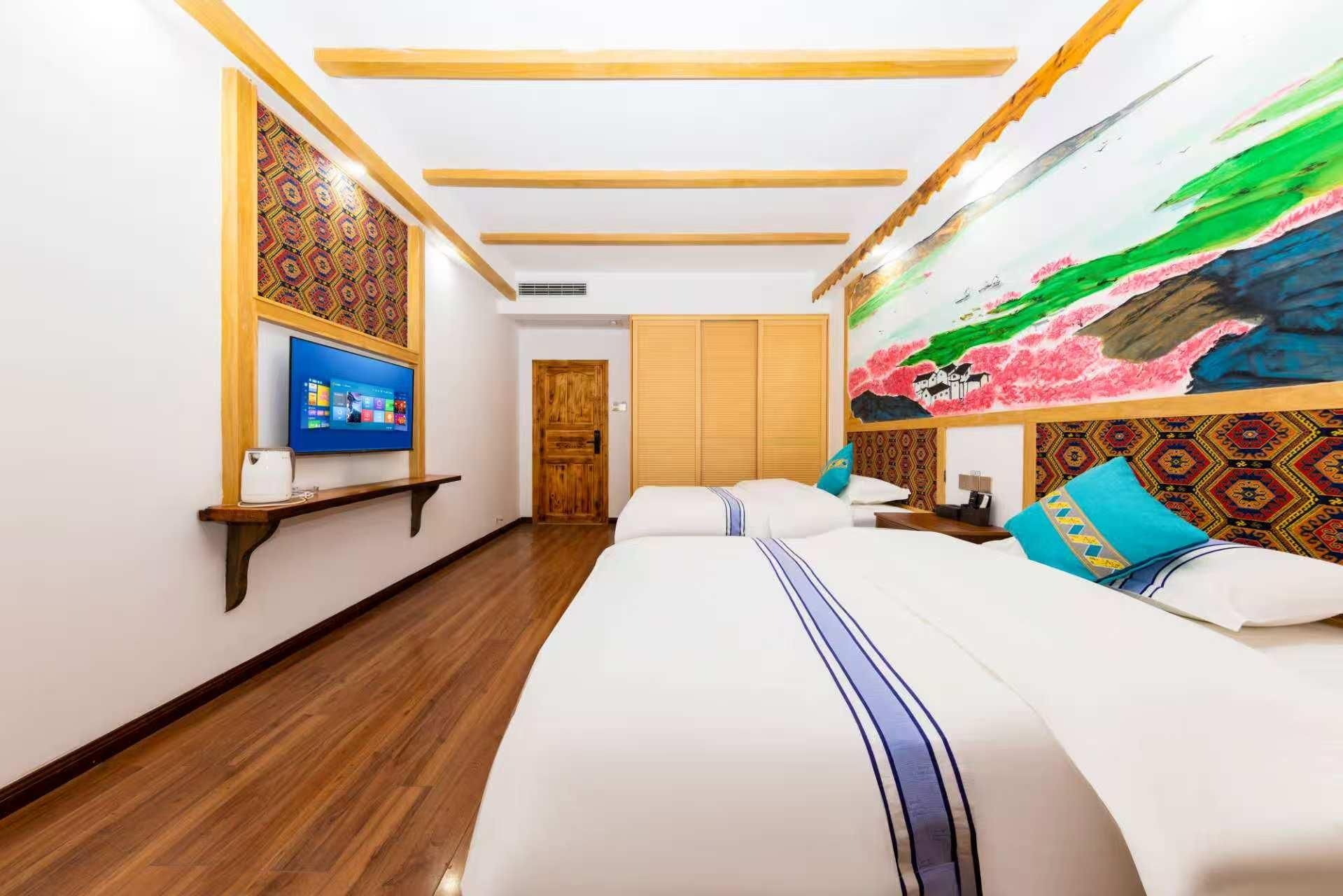 Twin Suite with Balcony - Non-Smoking