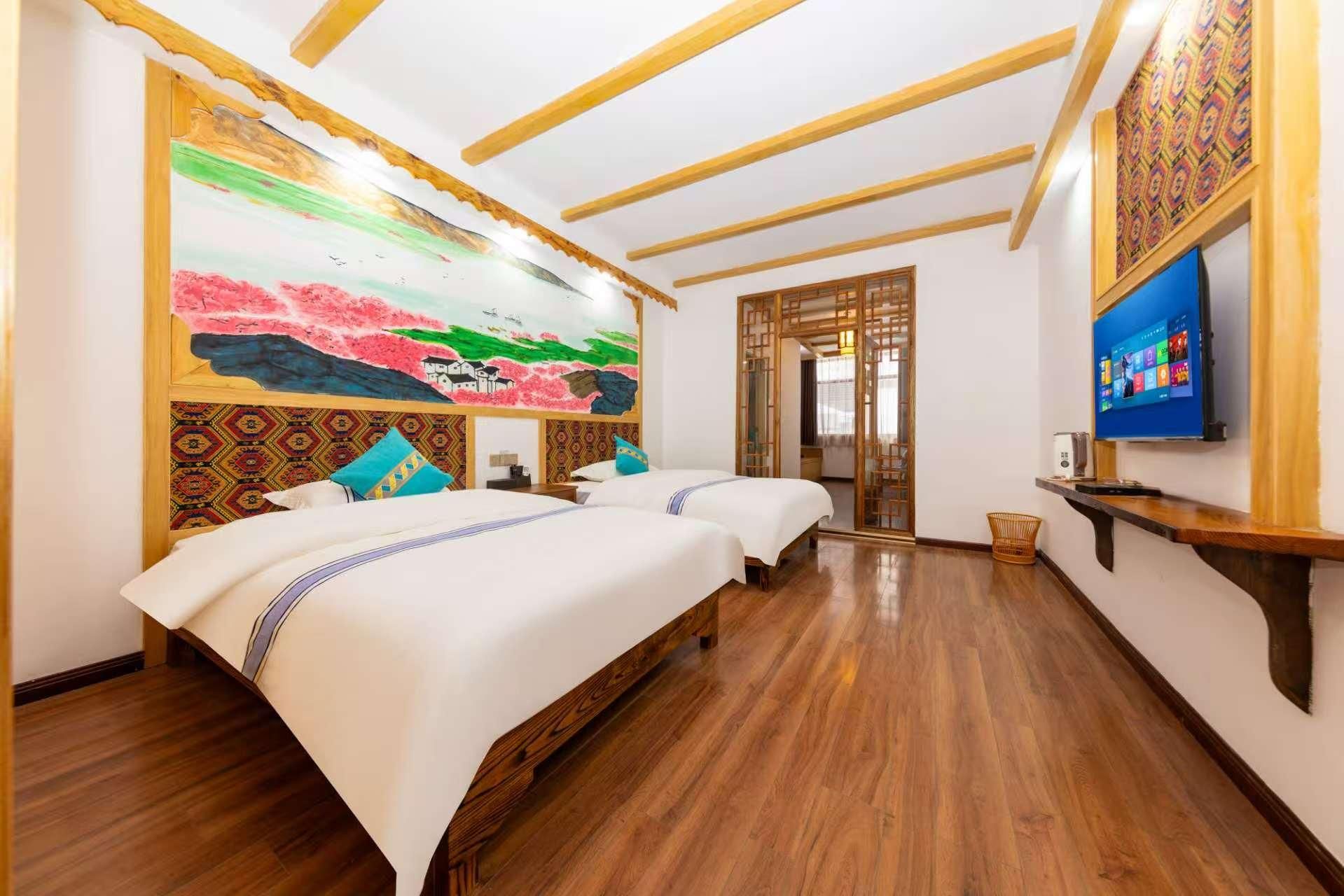 Twin Suite with Balcony - Non-Smoking