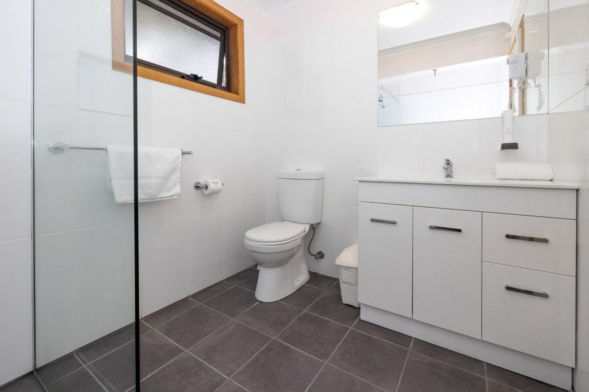 2 Bedroom Holiday Unit