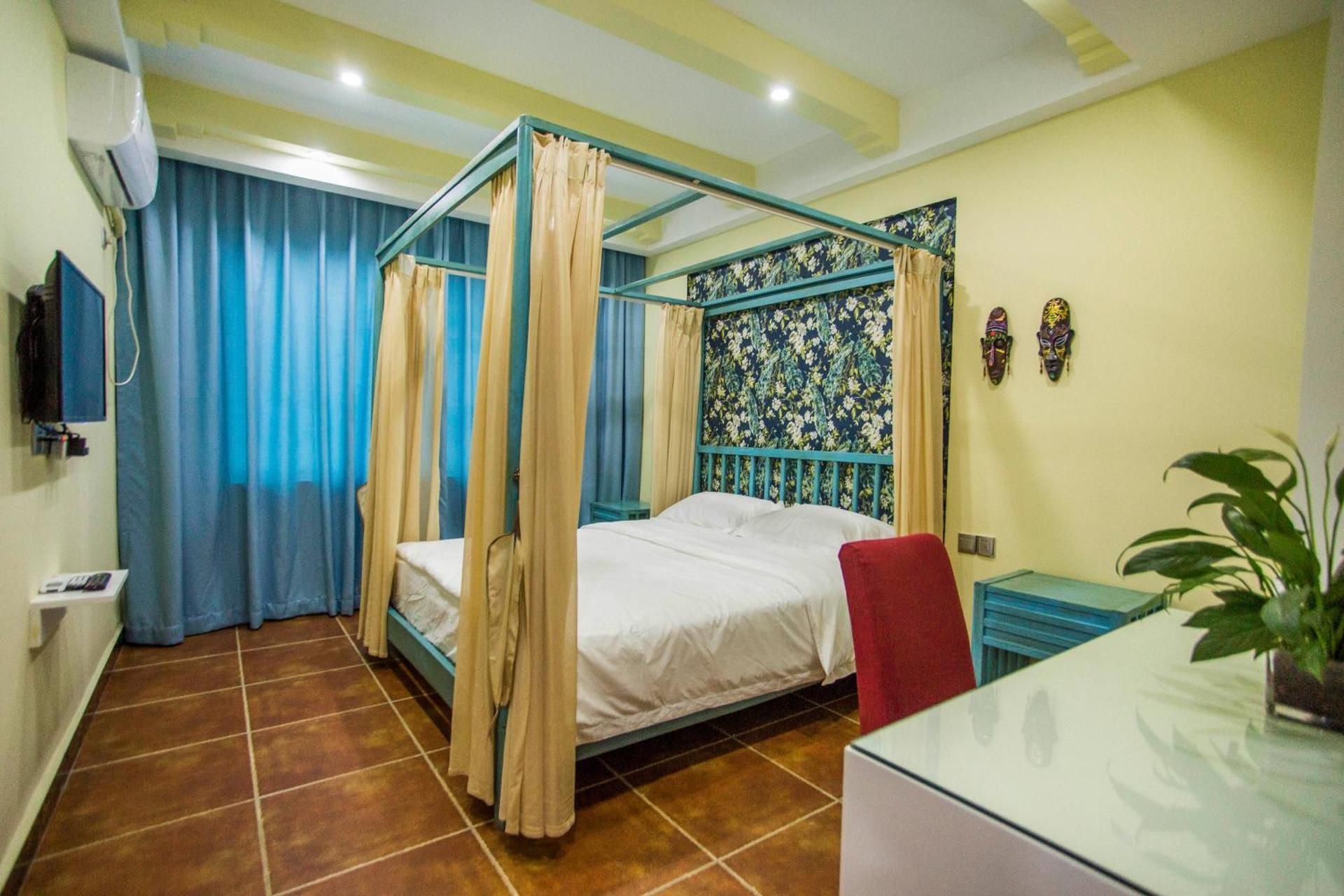 Deluxe Queen Room