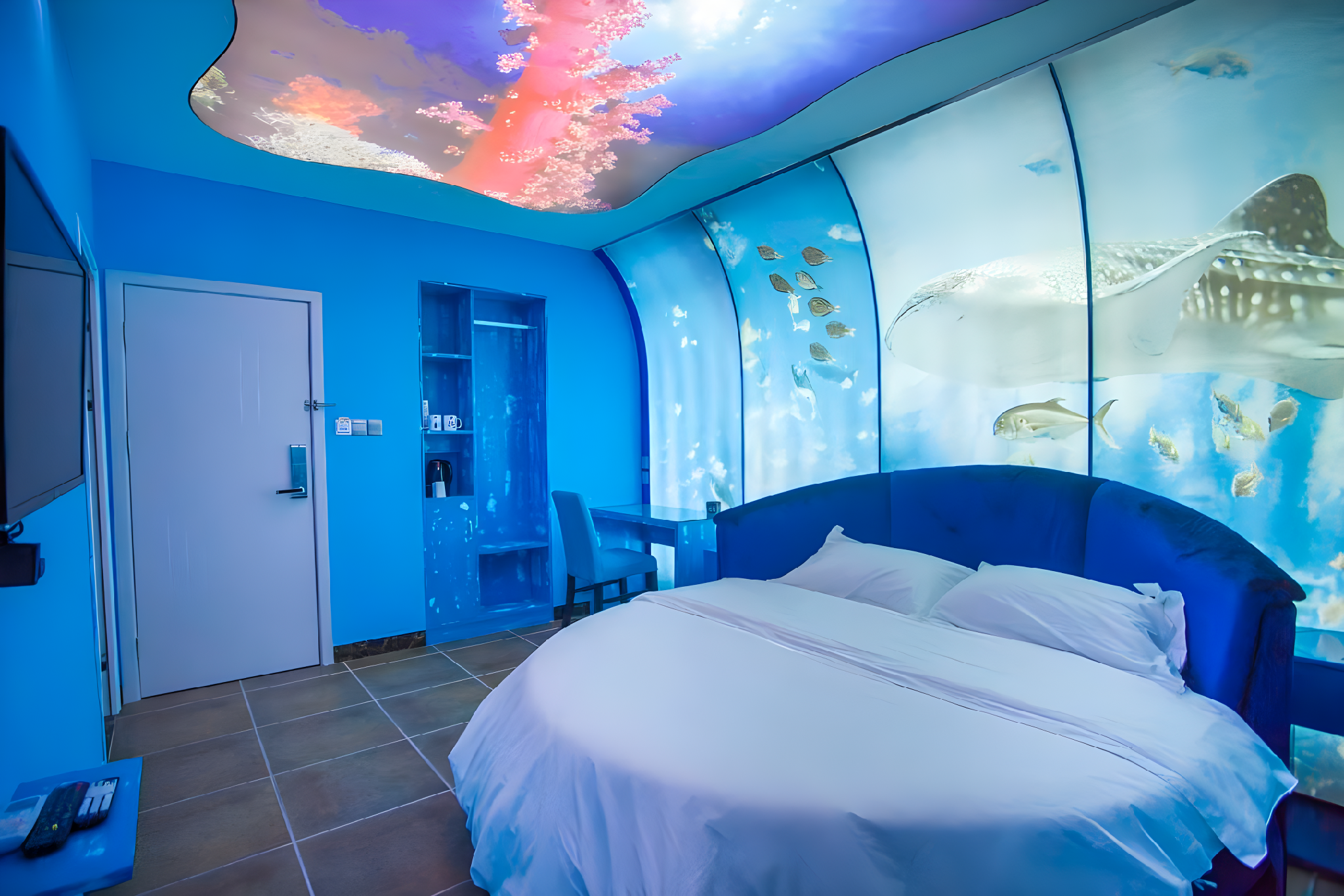 Round Bed Room
