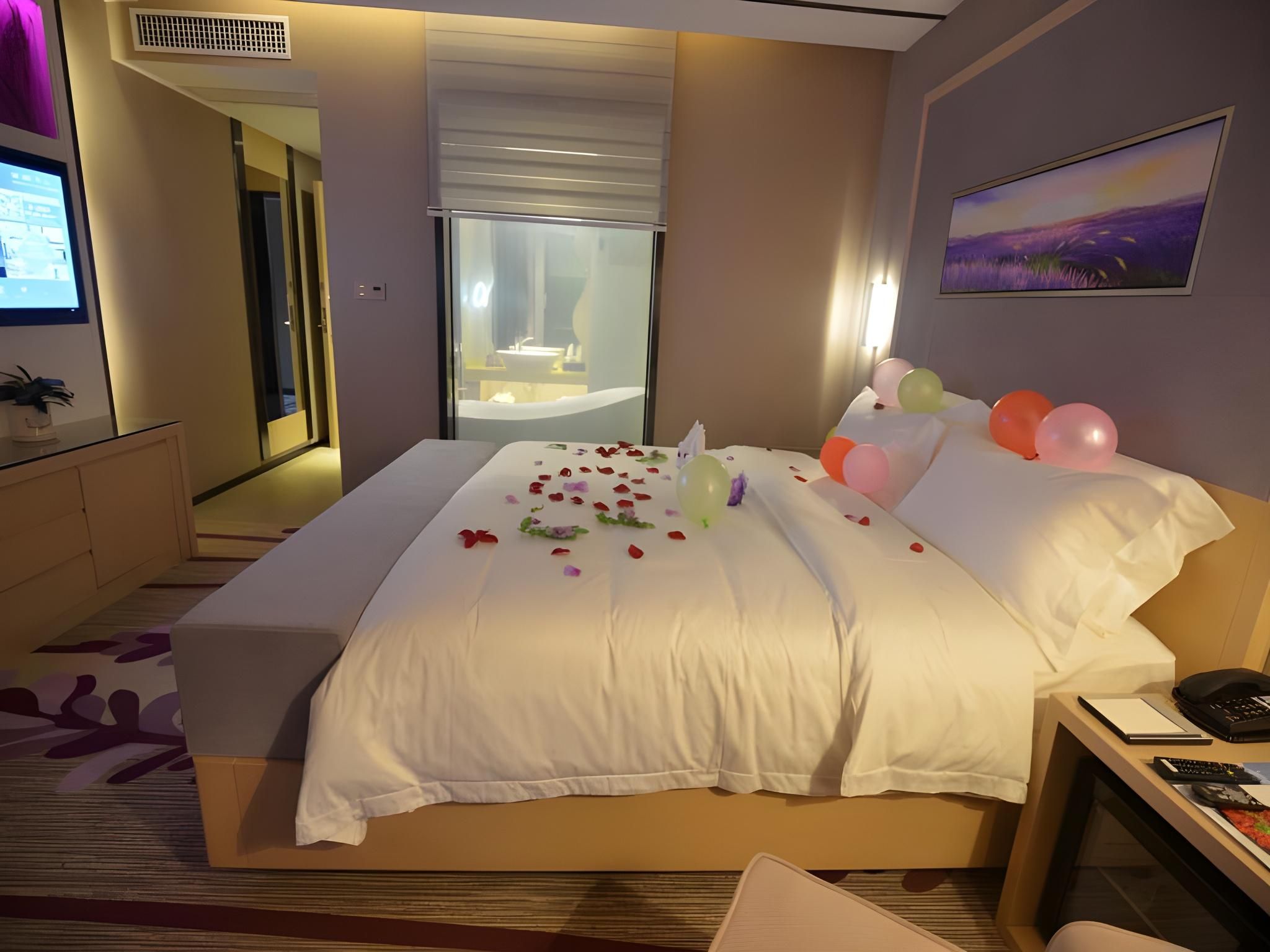 Lavande Hotel Zhangjiajie City Center Bofu Plaza Lavande - Romantic Zunxiang Room