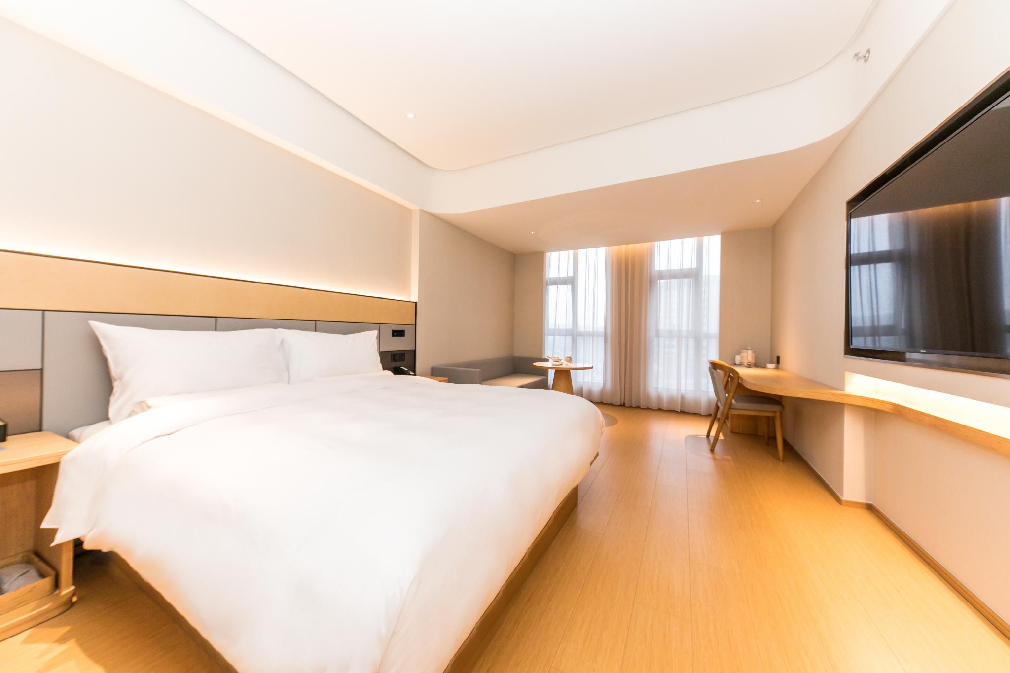 Business Queen Bed Room