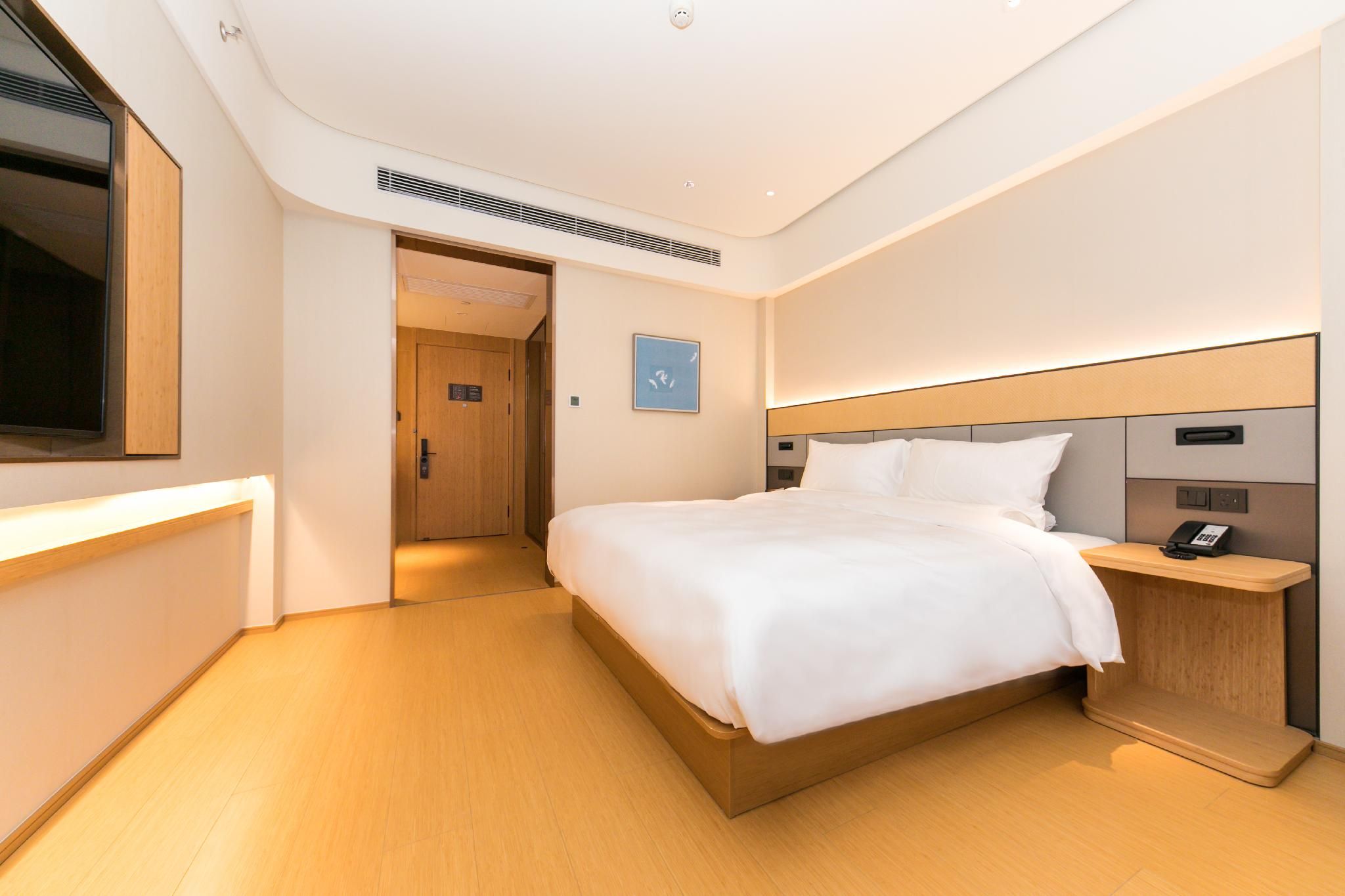 Business Queen Bed Room