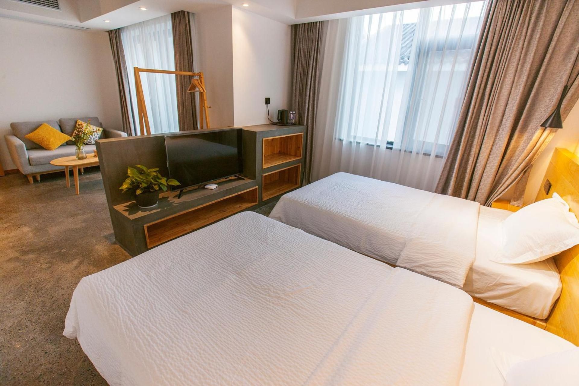 Zhangjiajie XMAN Tianmen Resort Twin Room with Balcony