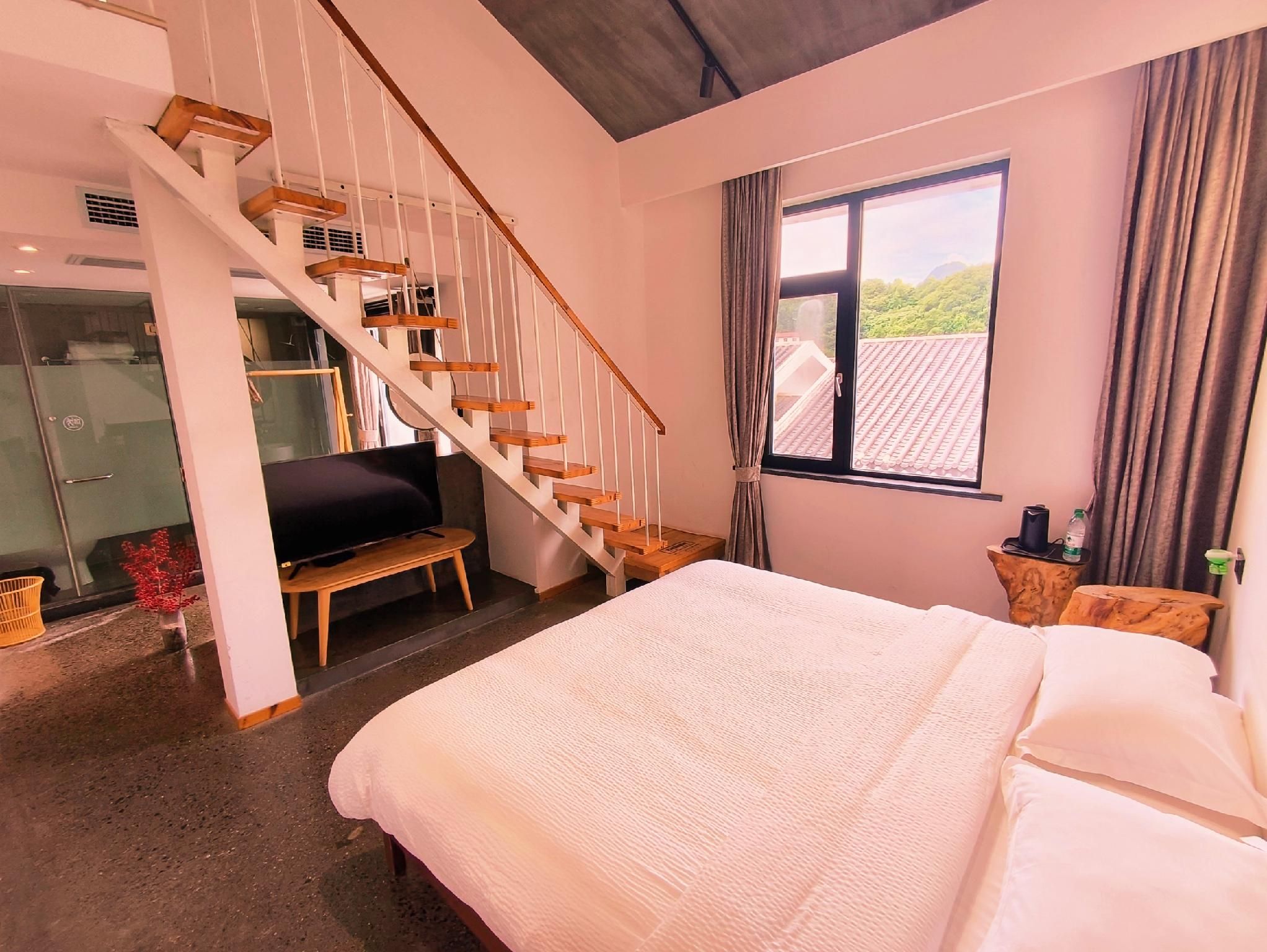 Zhangjiajie XMAN Tianmen Resort Family Loft Room Twin