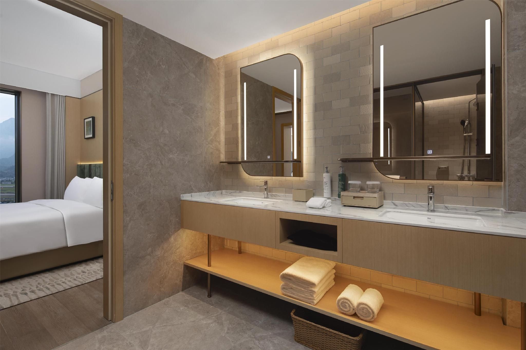 King Deluxe Suite