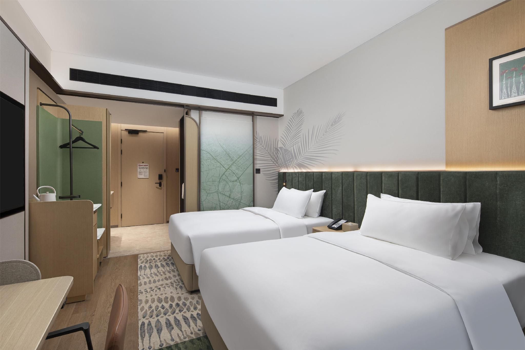 Twin Guest Room with Mountain View