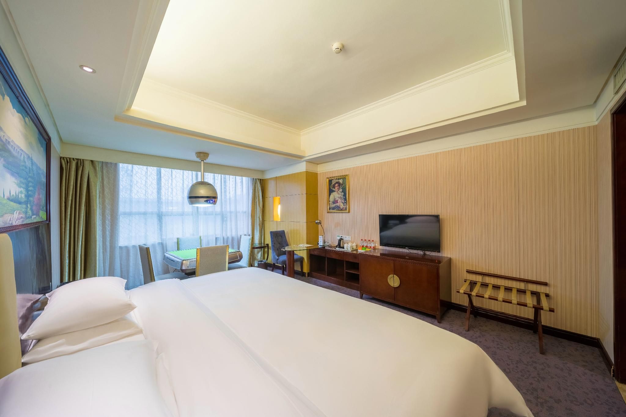 Double Room with Mah-jongg Table 