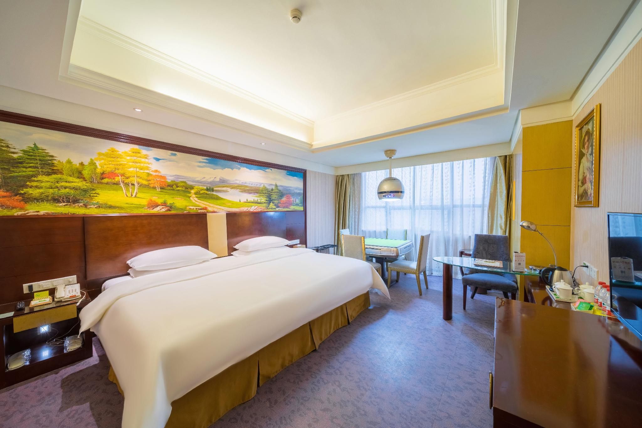 Double Room with Mah-jongg Table 