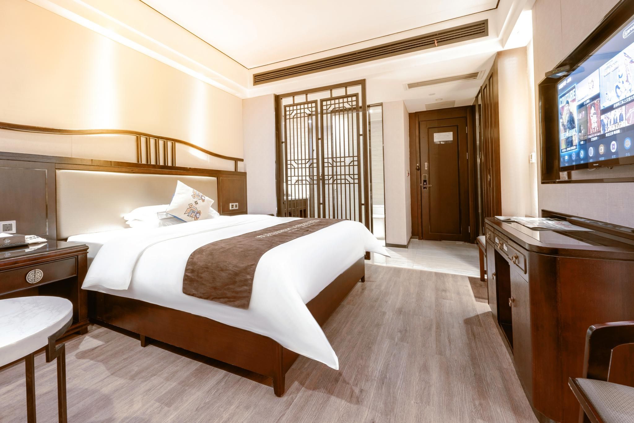 Zero Pressure Queen Room