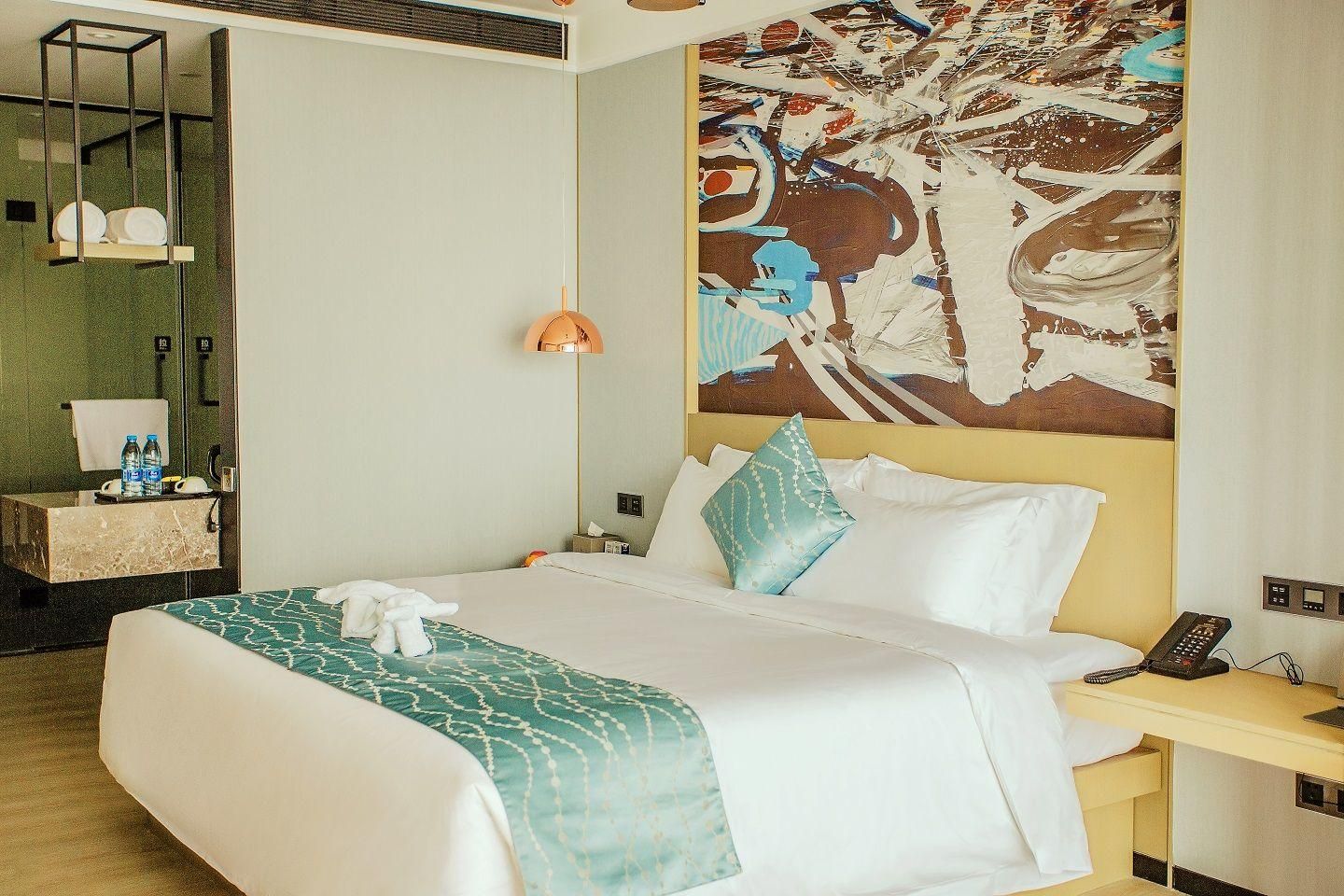 Business Cinema Bed Room