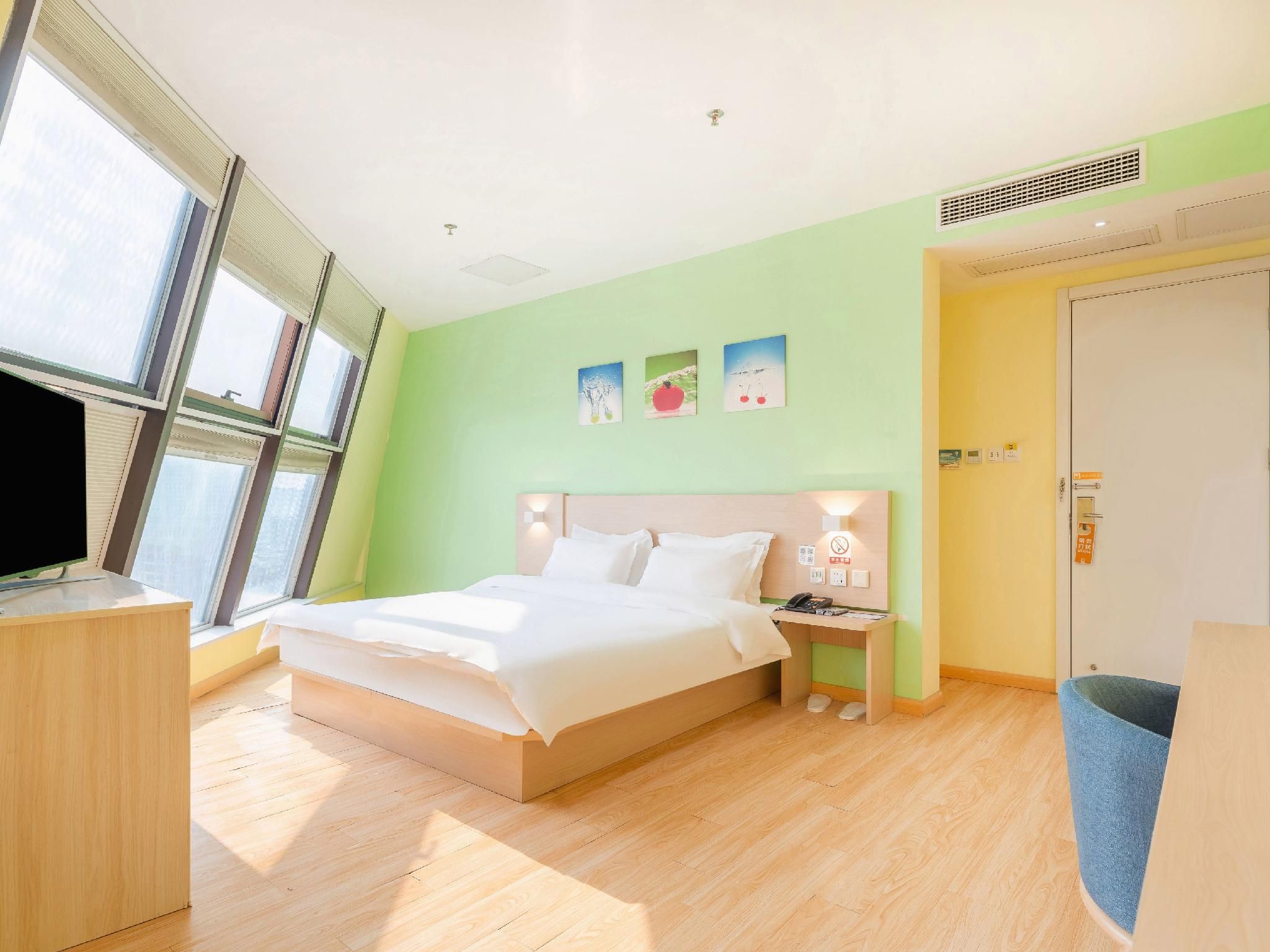 Economy Room