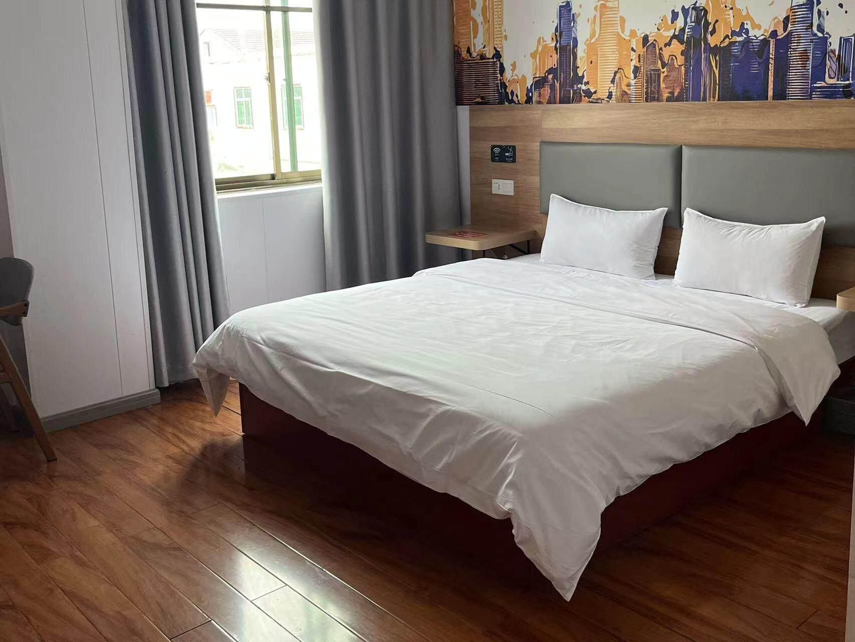 WH - Feature 1 Bed Room