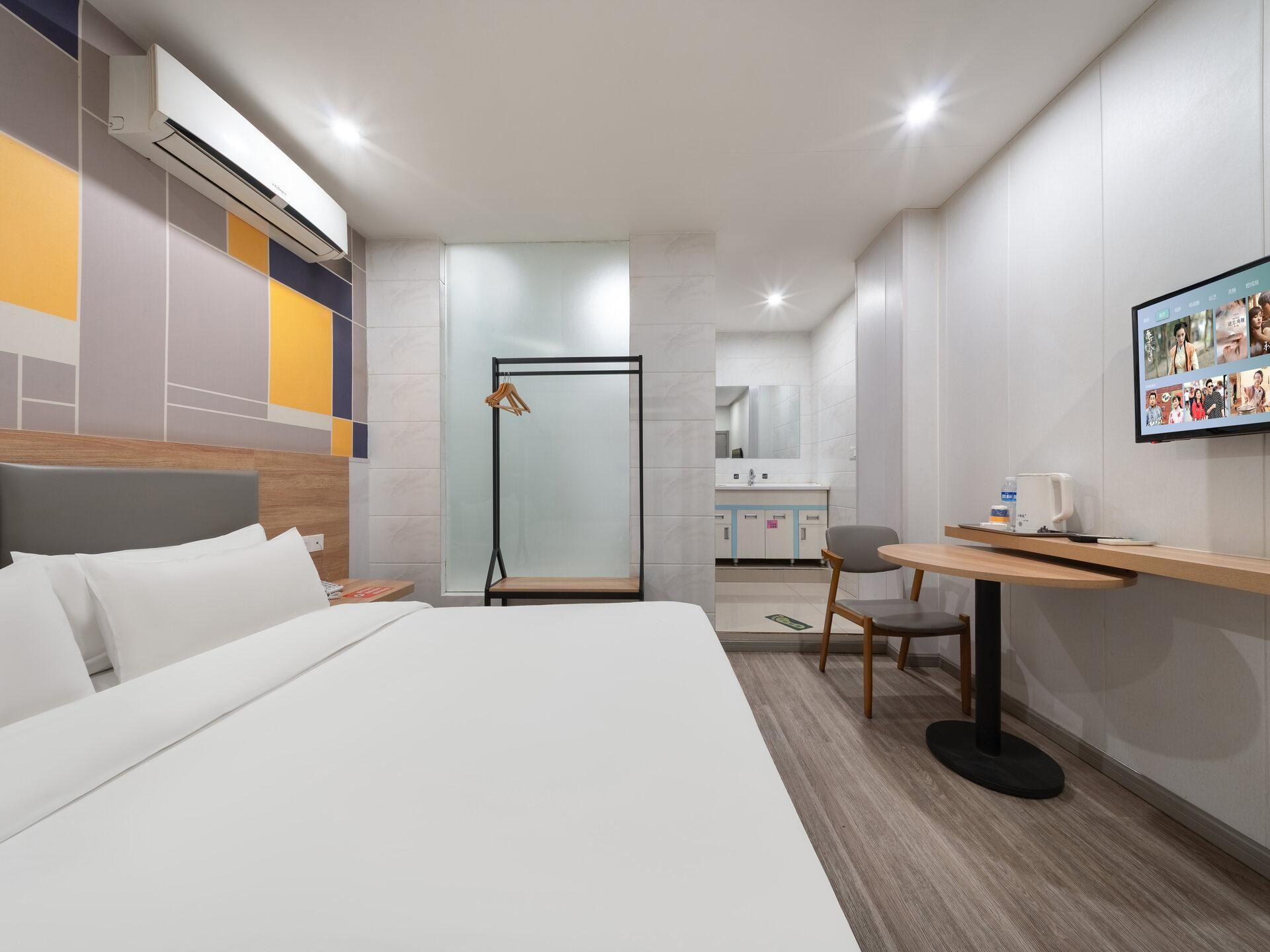 Economy Room
