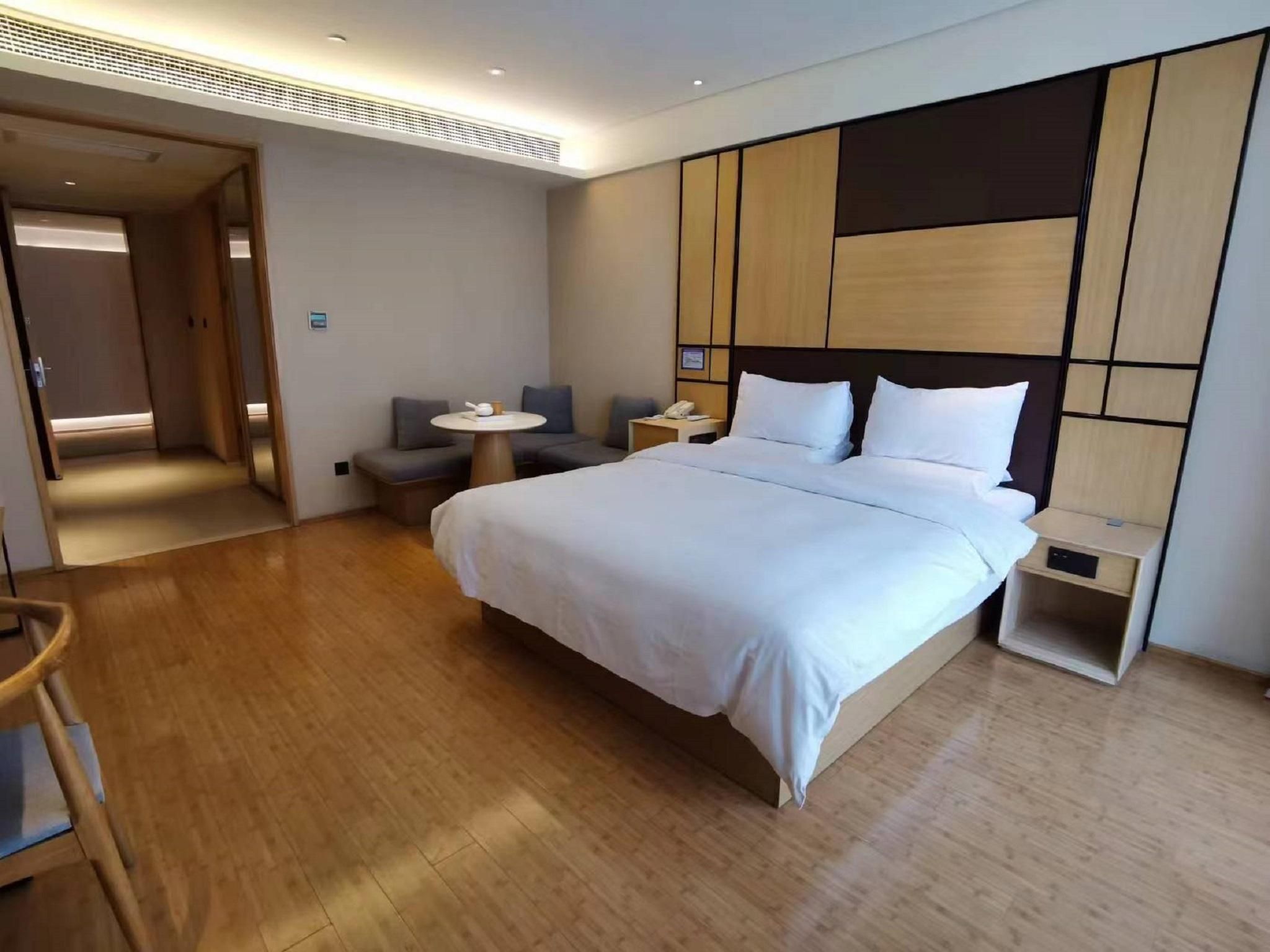 Business Queen Bed Room