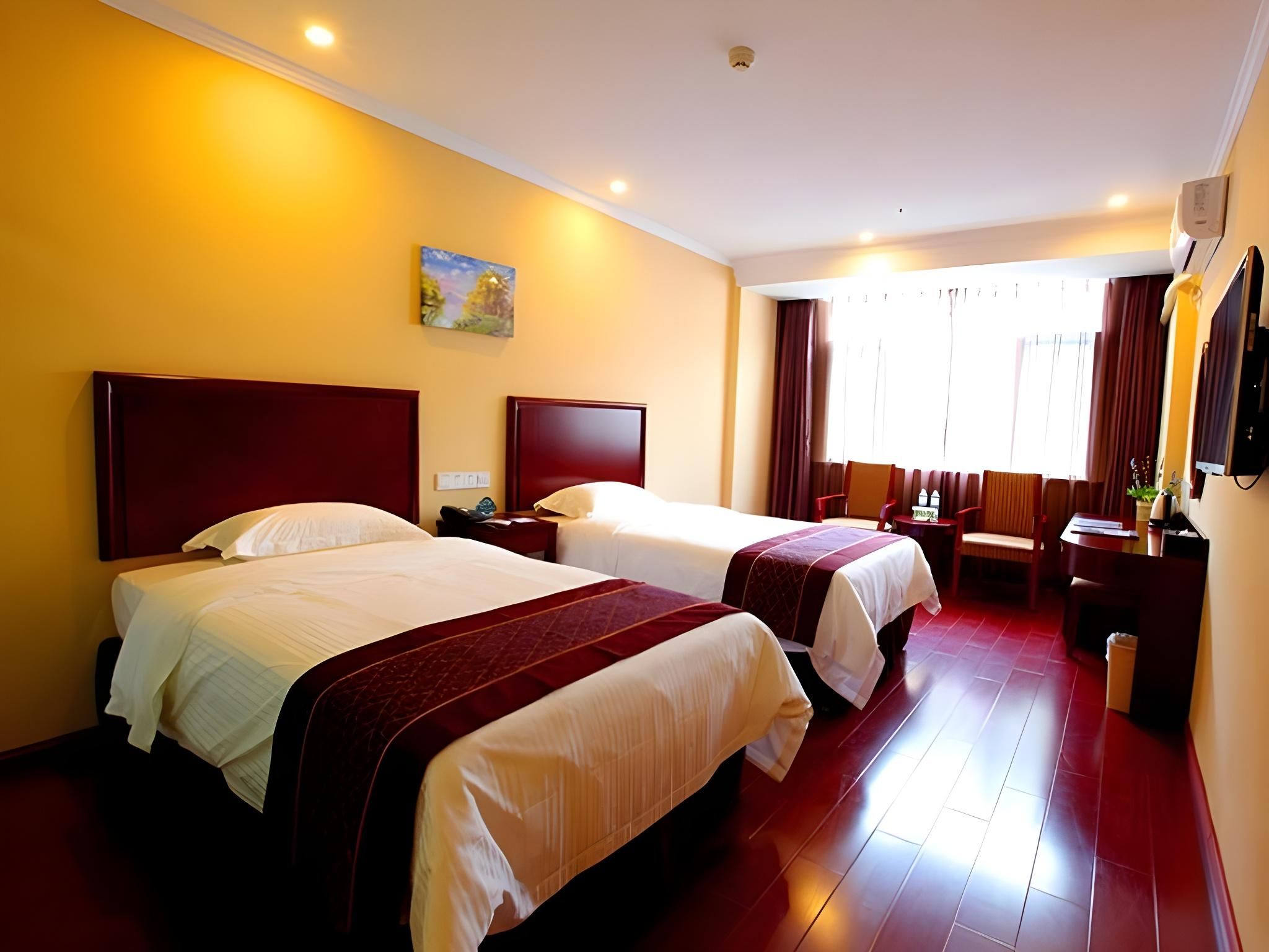 2 Bed Twin Superior Room