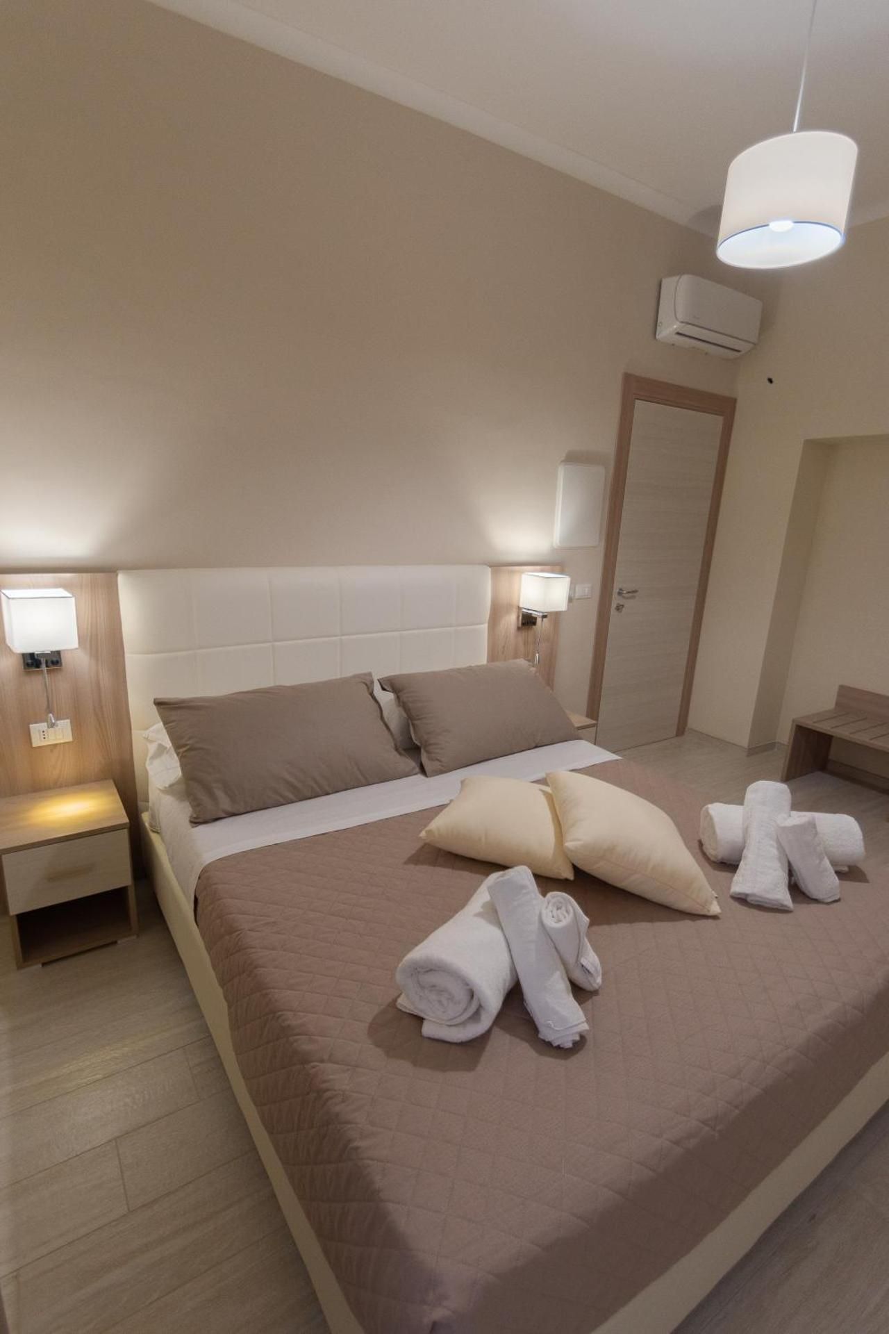 Double or Twin Room with Private Bathroom