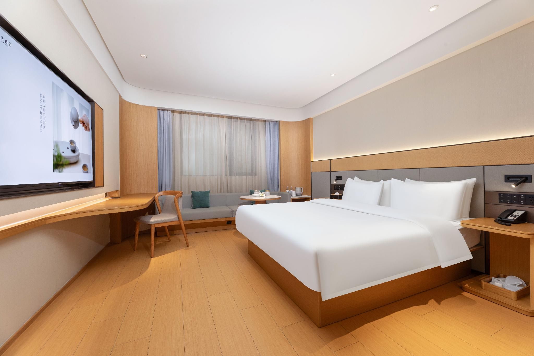 Business Queen Bed Room