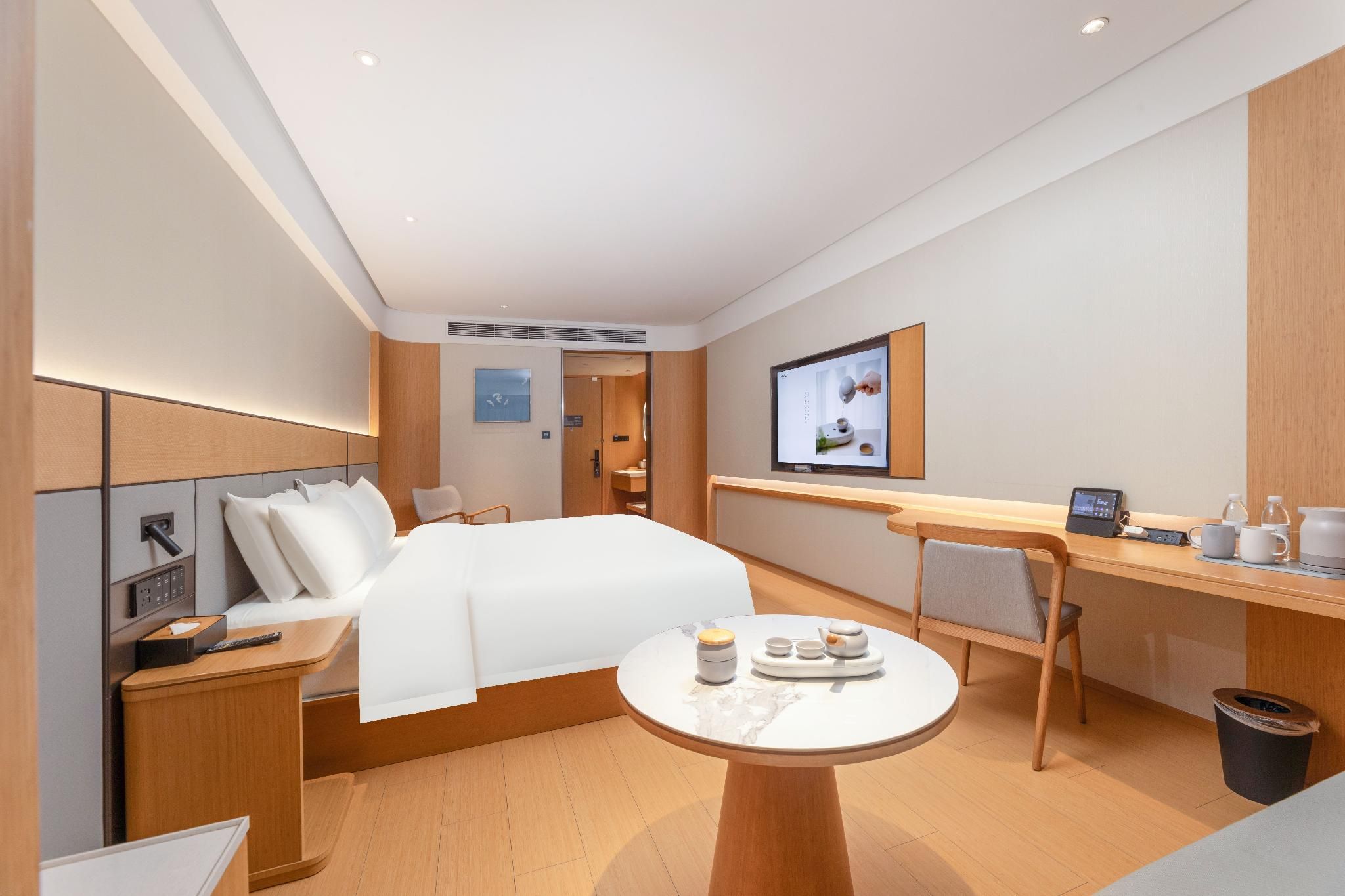 Business Queen Bed Room