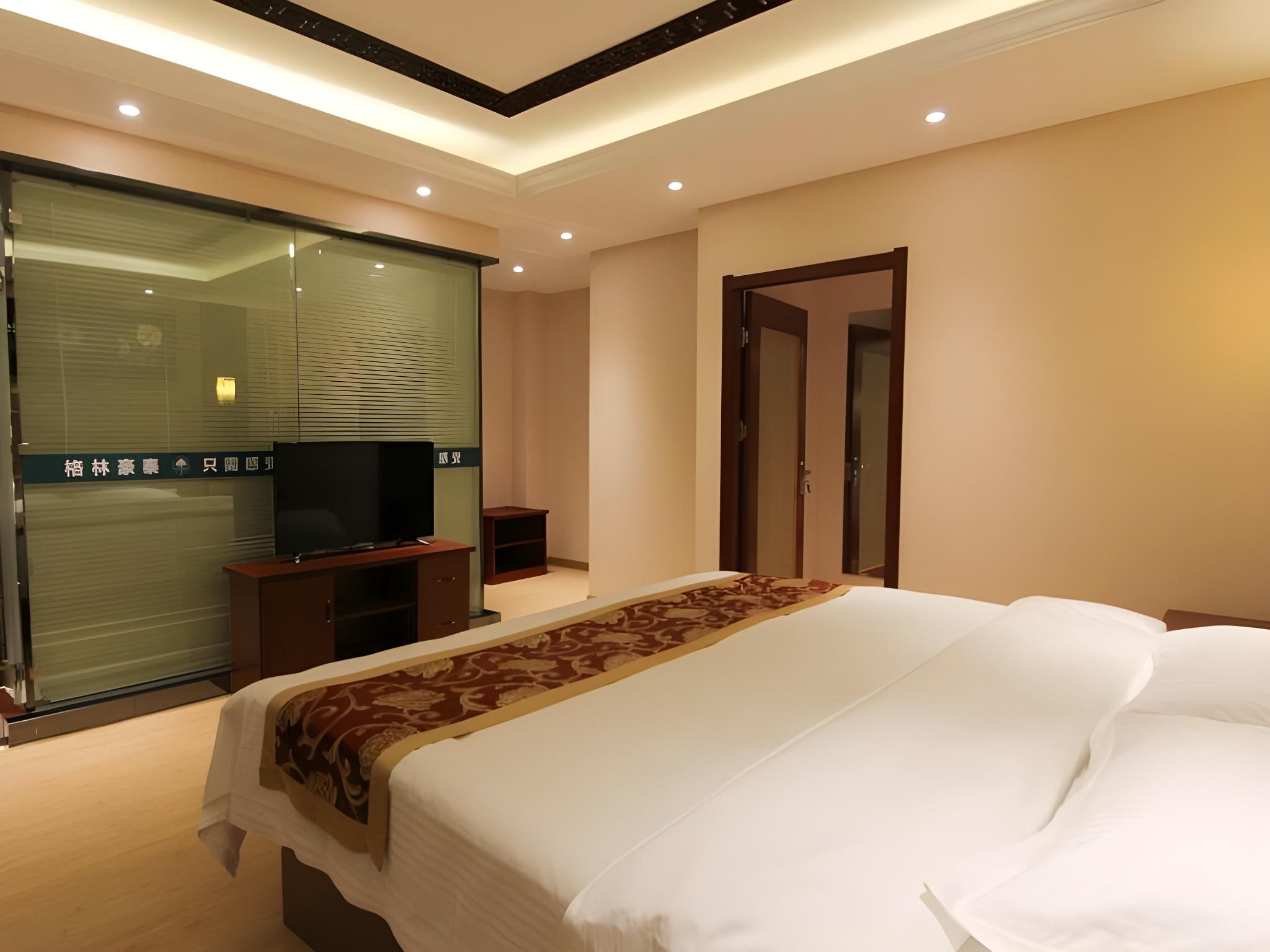 Business Queen Room