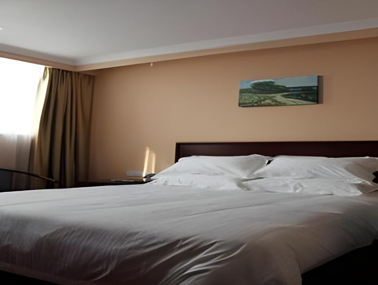Hotel Queen Room