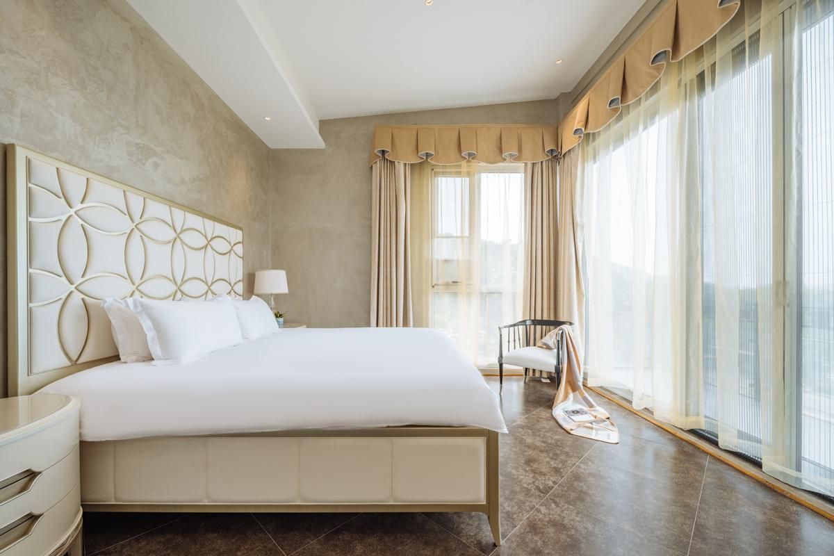 Floral Lux Hotel·Jurong Lihuyuan Homestay Suite with Lake View