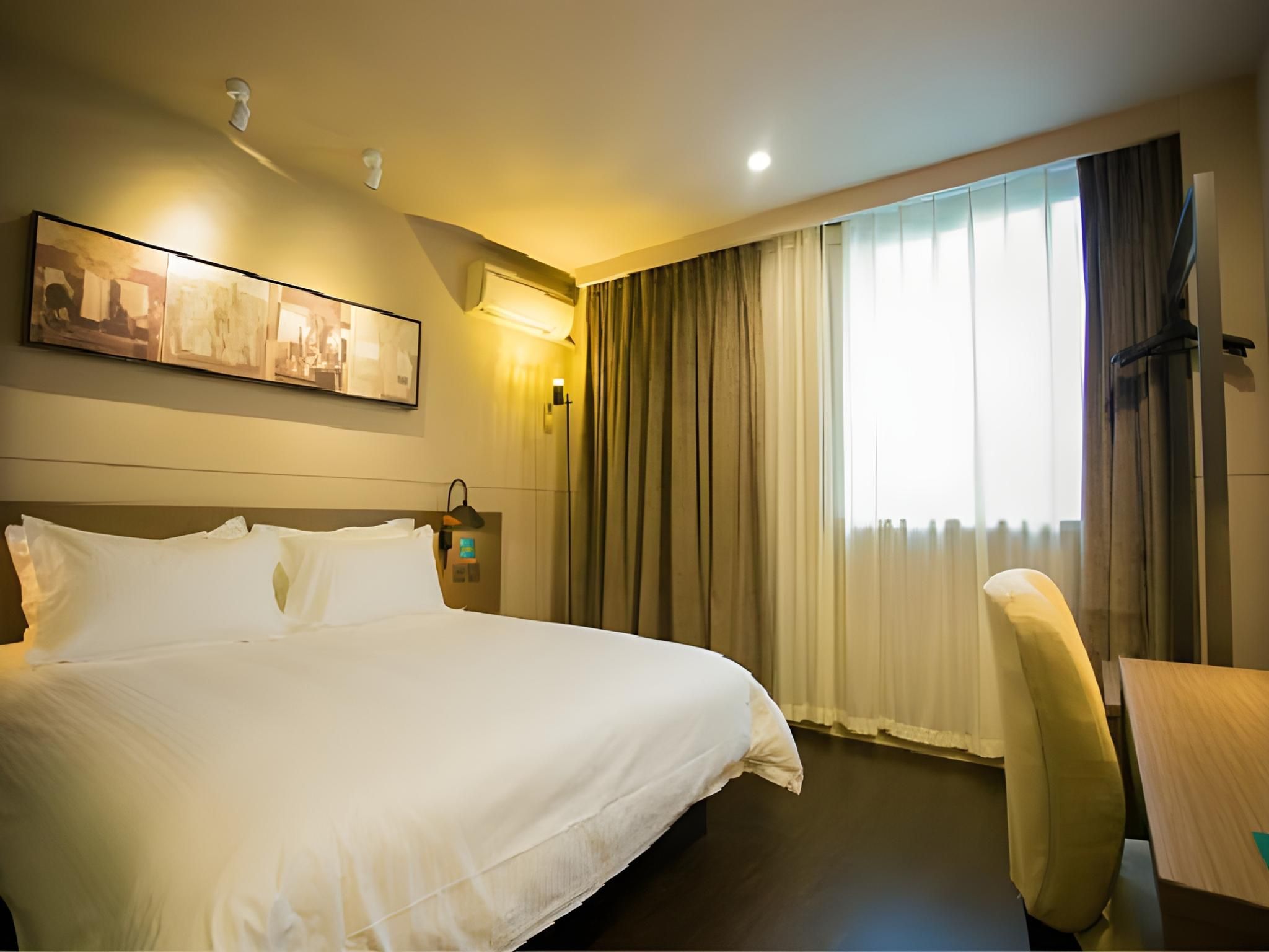 Business Standard Room C