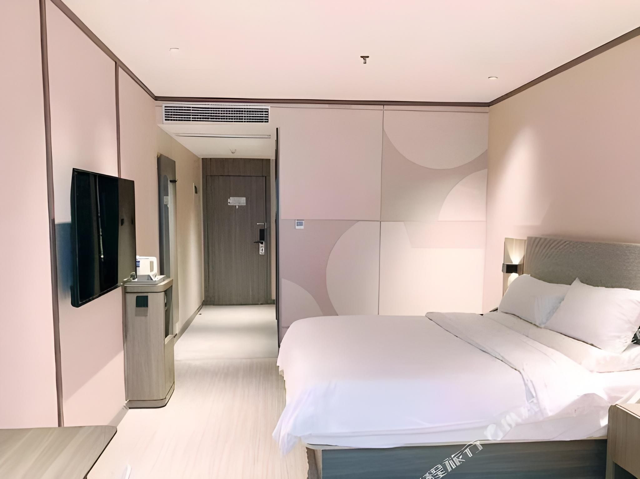 Business Queen Room
