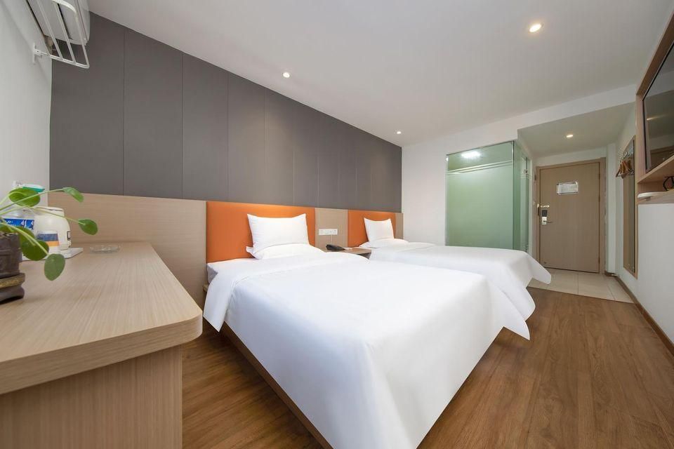 Economy Room
