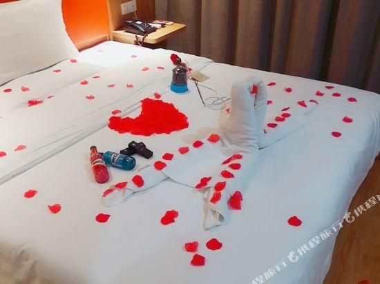 WH - Traditional Bed Room