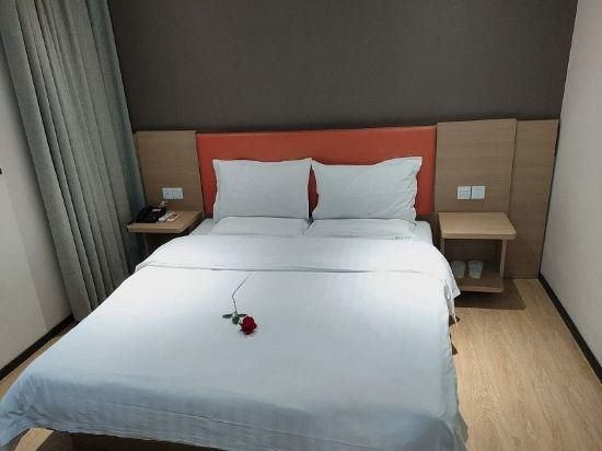 Business Queen Room