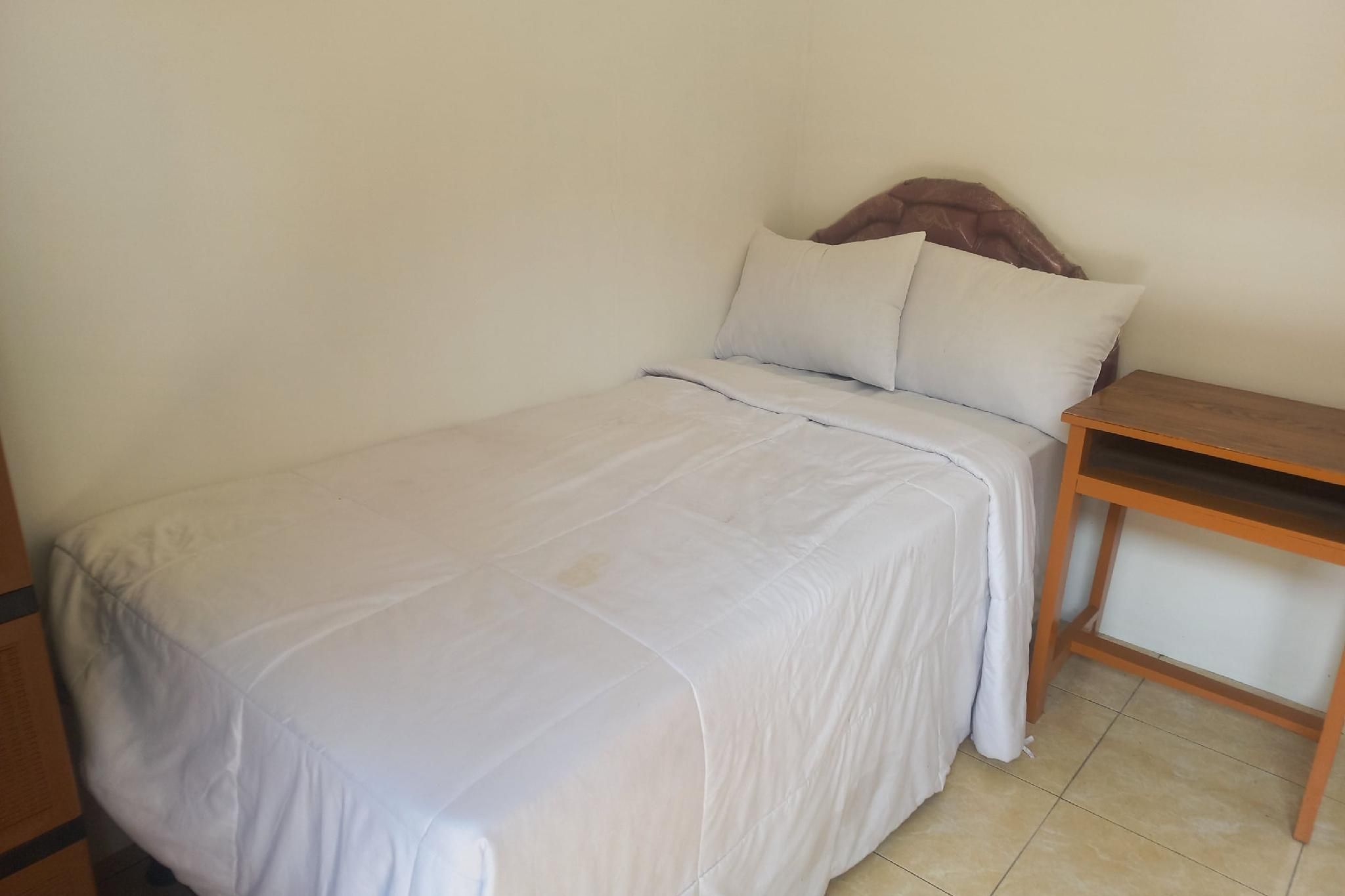 SPOT ON Room without Air Conditioning