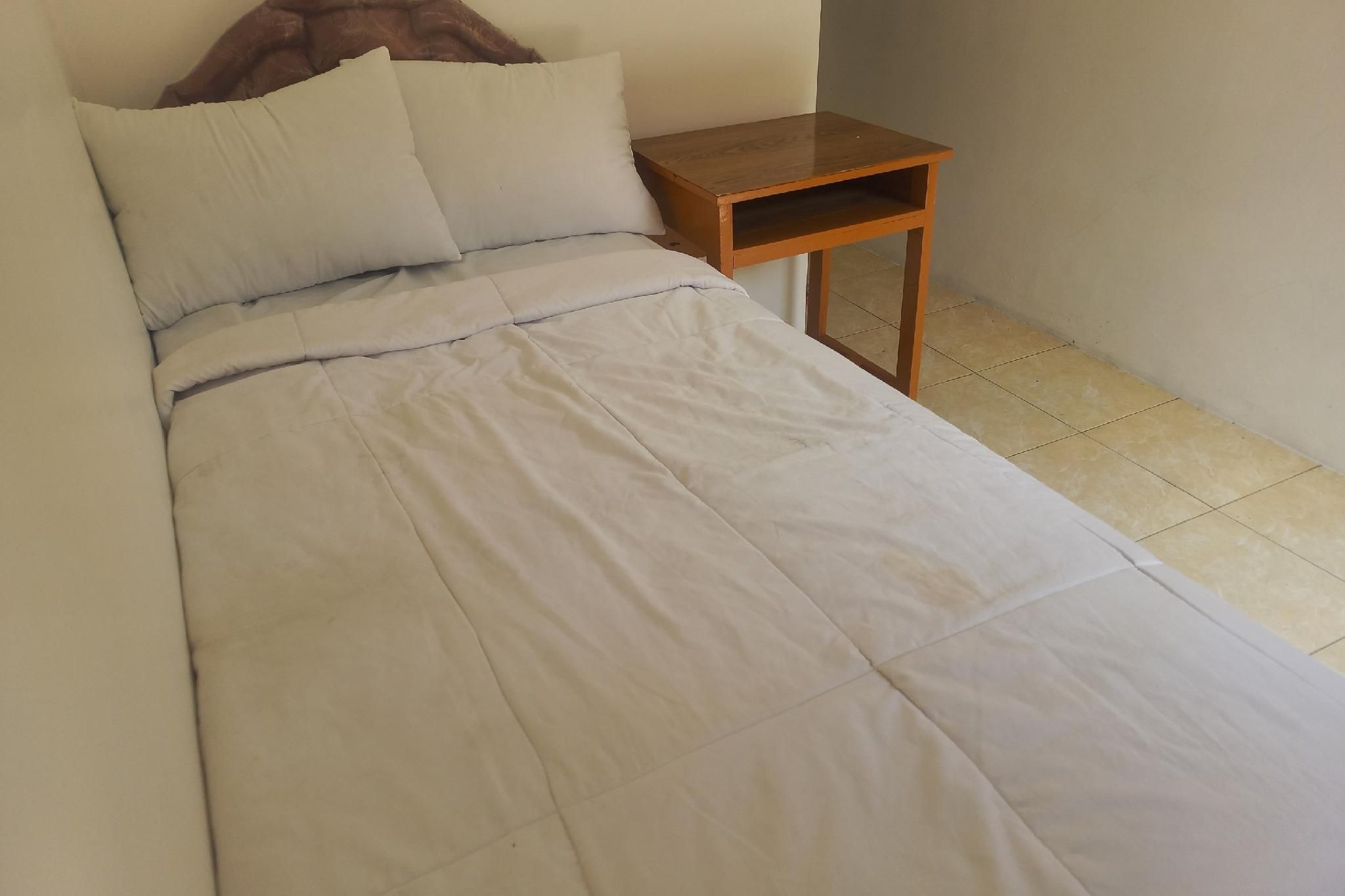 SPOT ON Room without Air Conditioning
