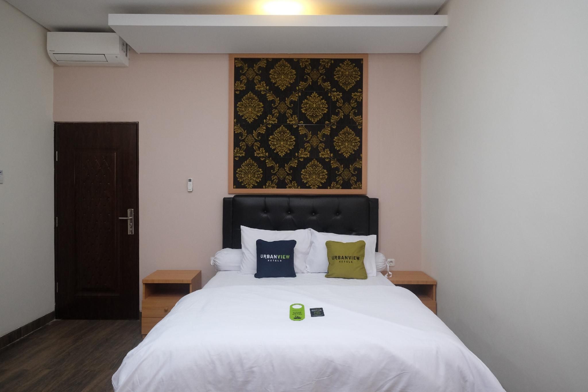 Urbanview Grand Lotus Hotel by RedDoorz Executive Room