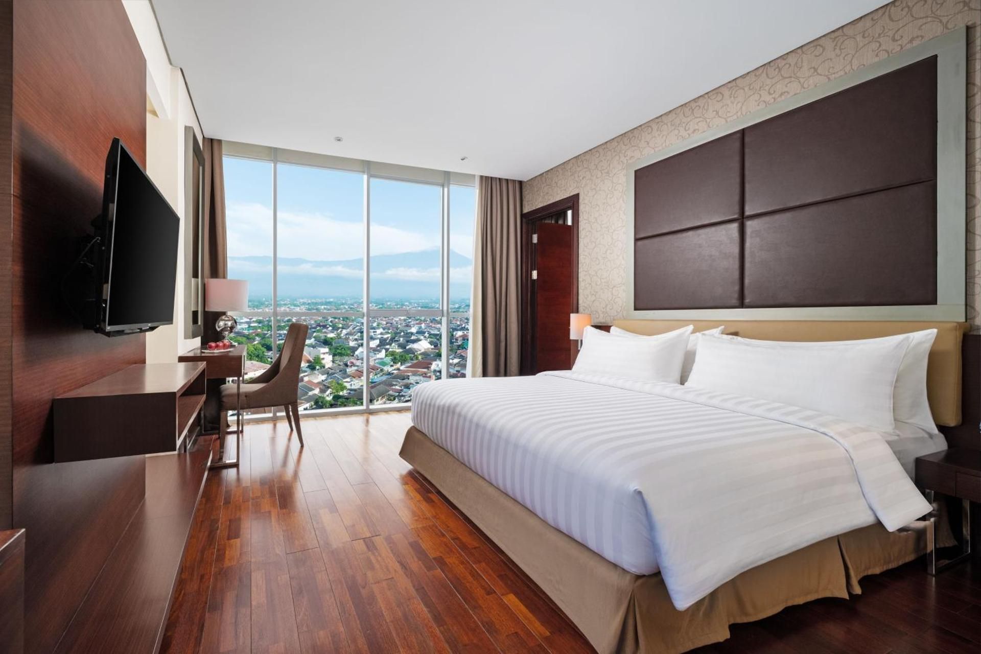 ASTON Purwokerto Hotel & Convention Center Suite