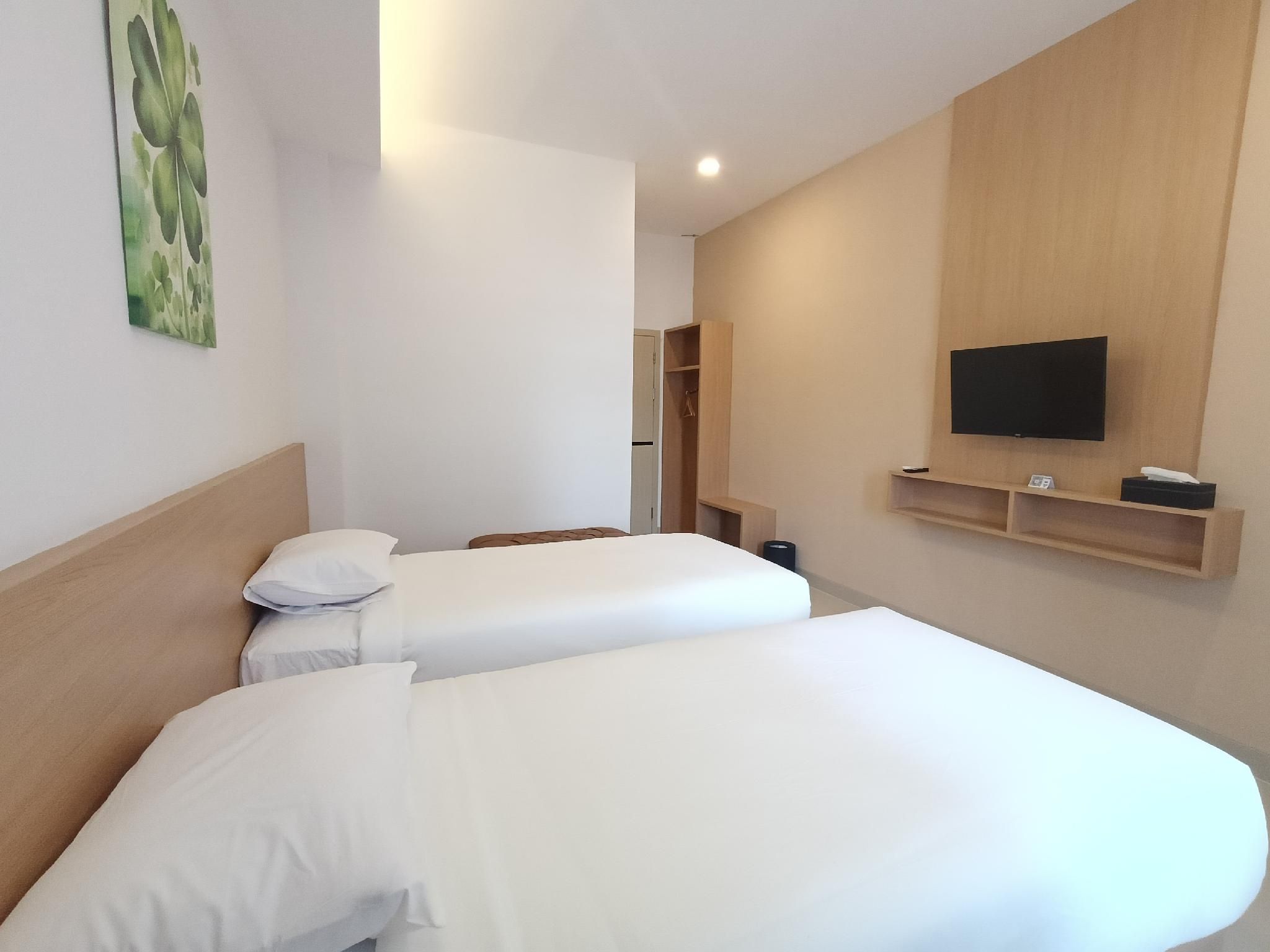 Twin Bed Room